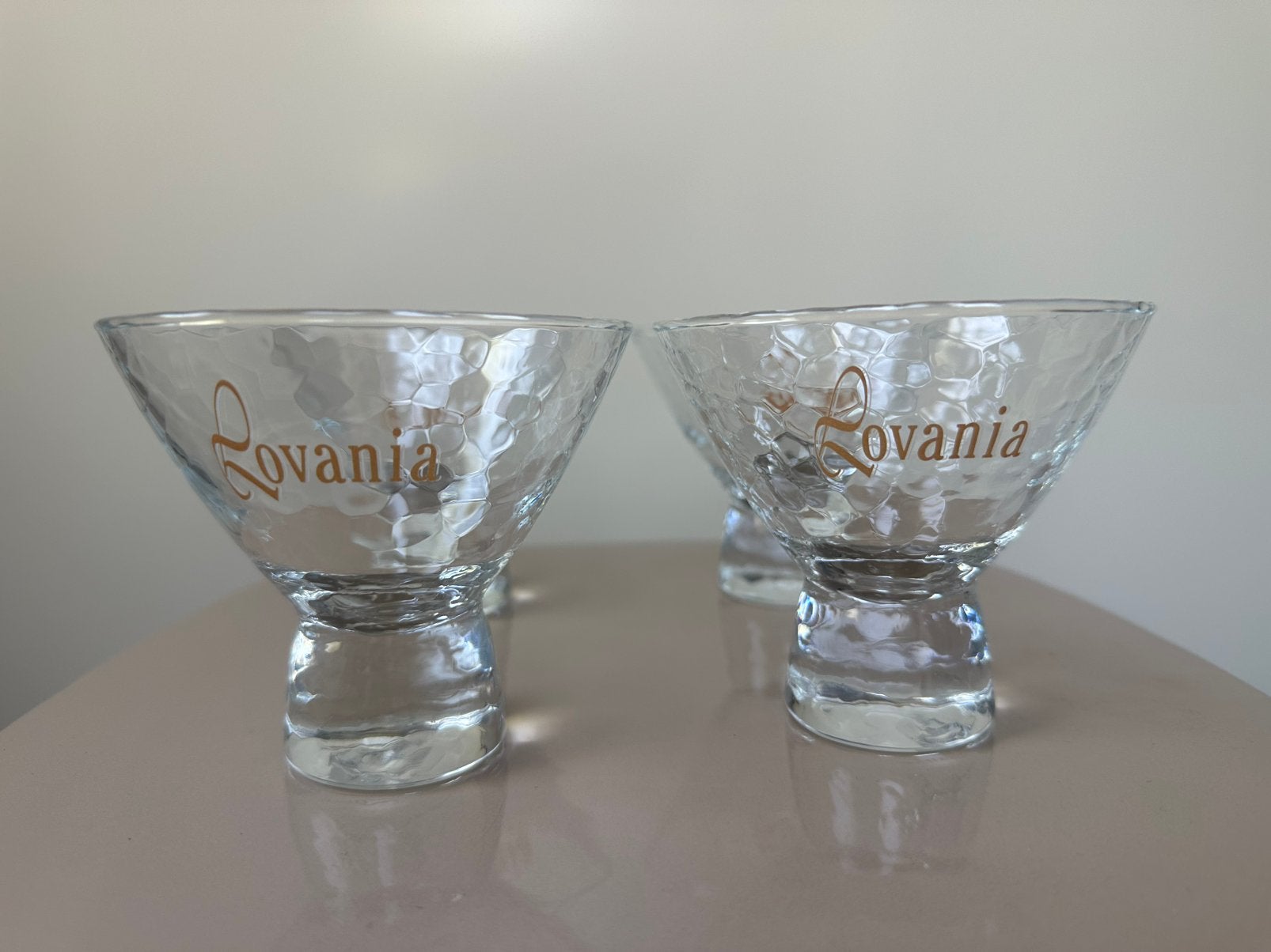 4x nieuwe cocktailglazen Lovania met patroon in het glas, Ophalen of Verzenden, Nieuw, Bierglas