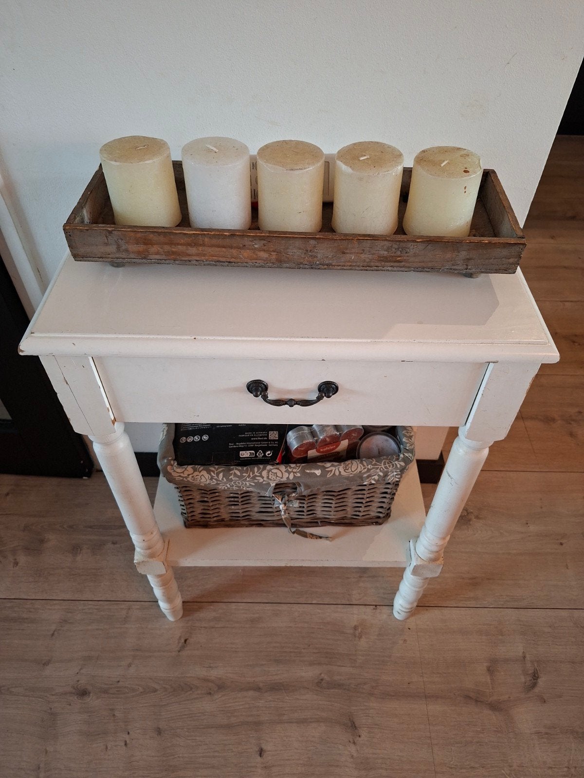 Wit houten kastje met lade en plankje.  zsm ophalen!, Ophalen