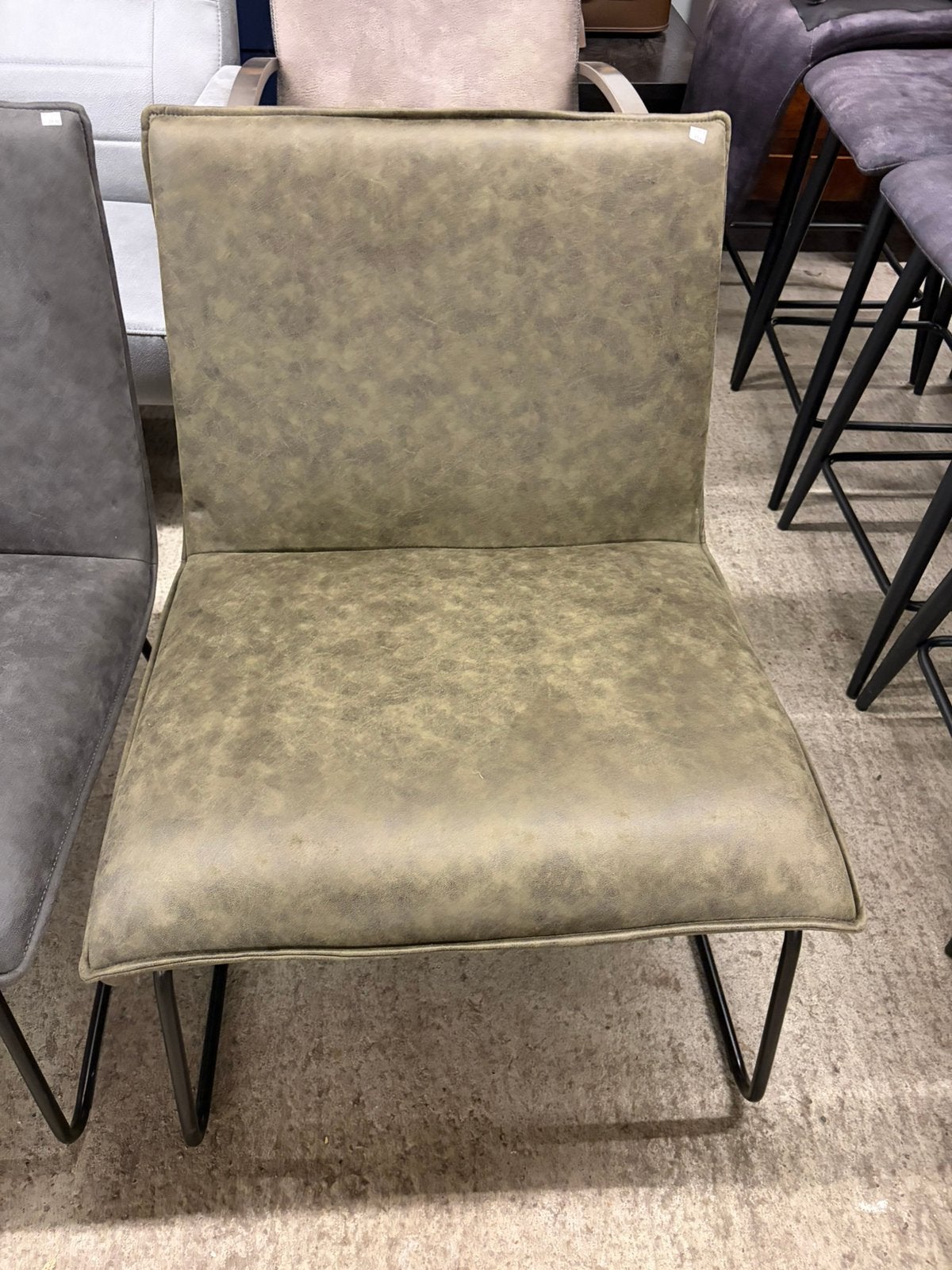 2 nieuwe fauteuils met metalen sledeframe grijs-groen €85 ps, Ophalen, ., 75 tot 100 cm, .