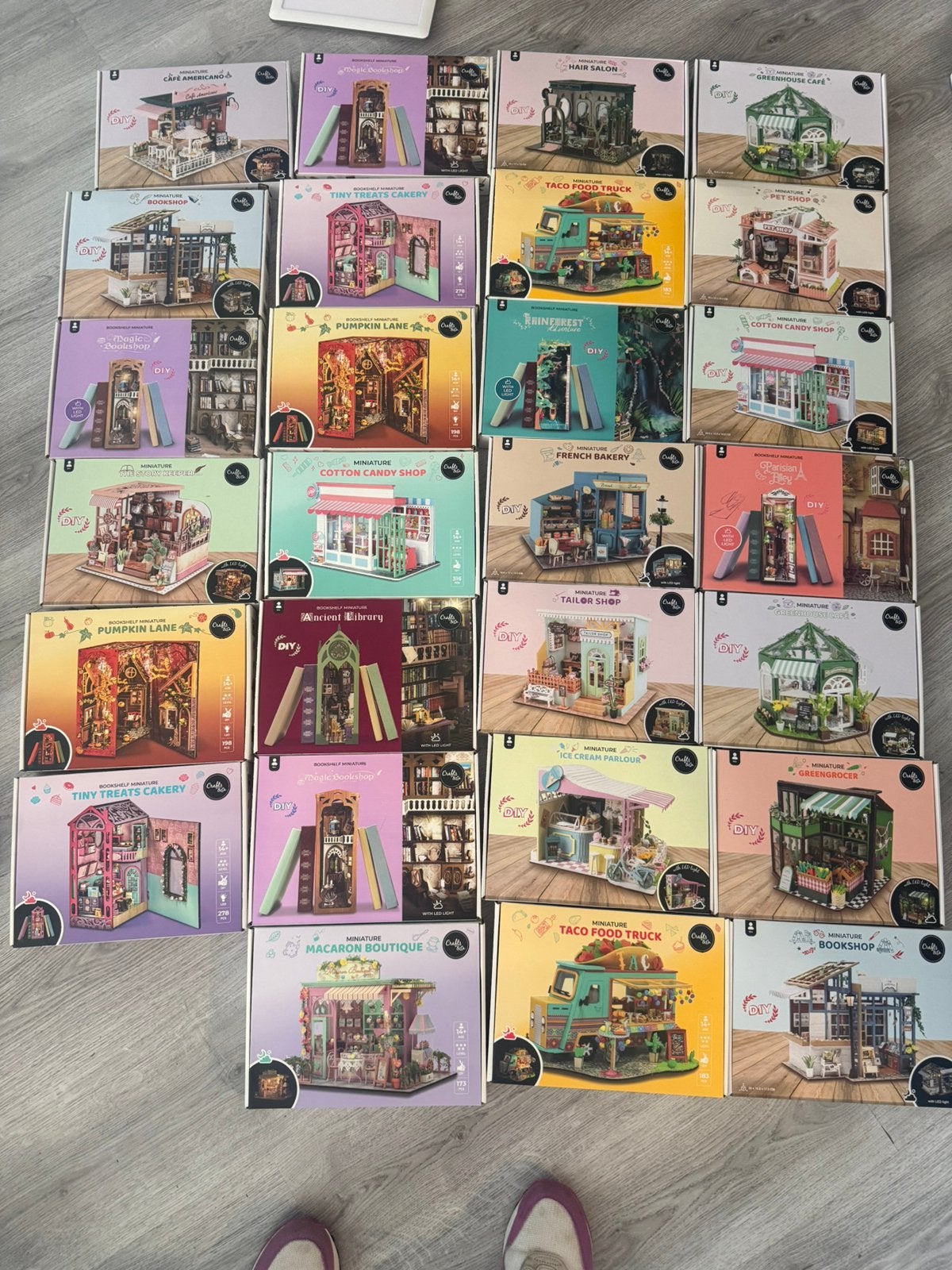 Heel veel knutsel huisjes, Verzamelen, Poppenhuizen en Toebehoren, Ophalen of Verzenden, Zo goed als nieuw, Poppenhuis