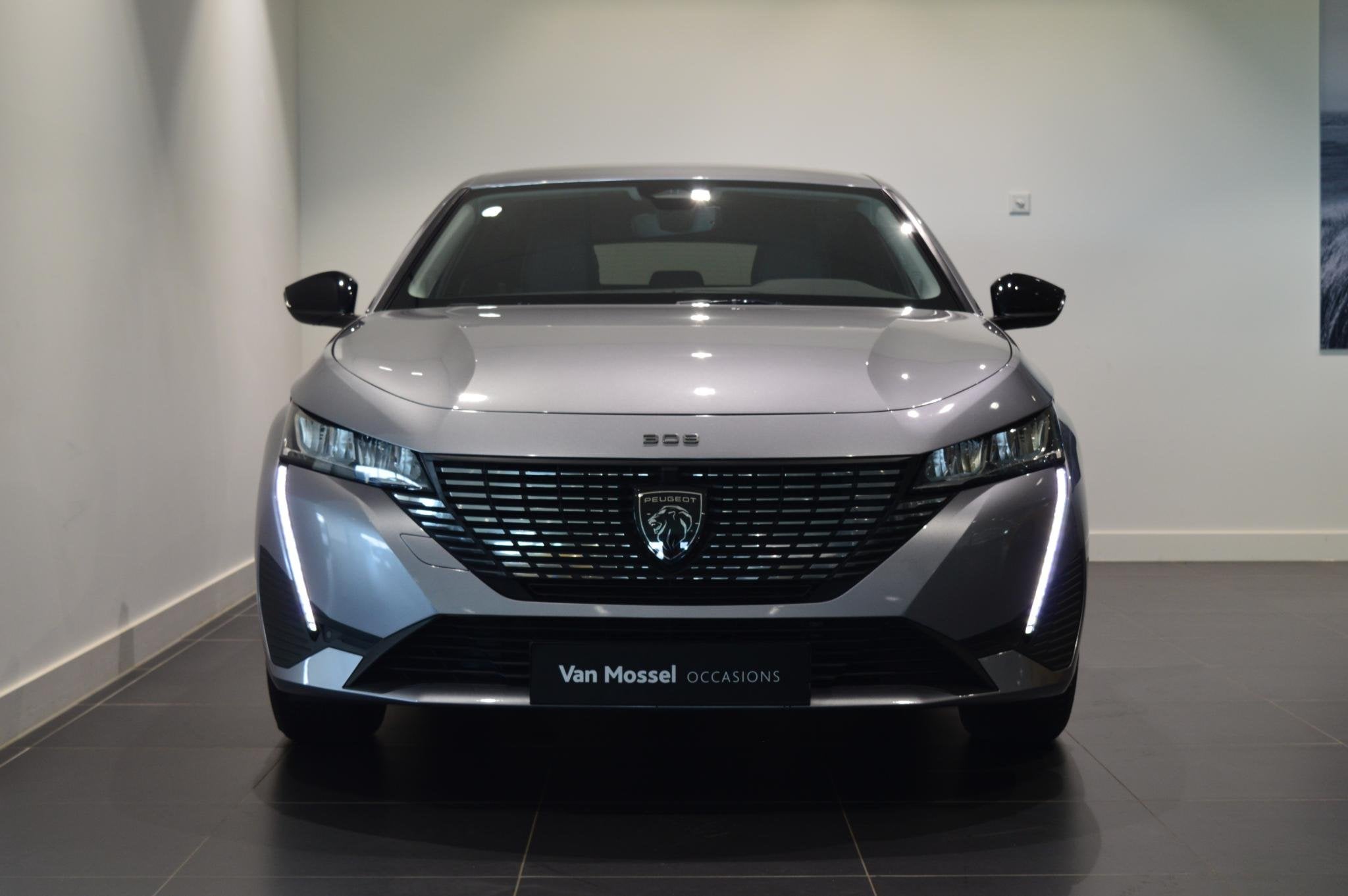 Peugeot 308 SW Allure | LMV | Navigatie | Parkeer sensoren |, Gebruikt, Euro 6, 1199 cc, Leder en Stof