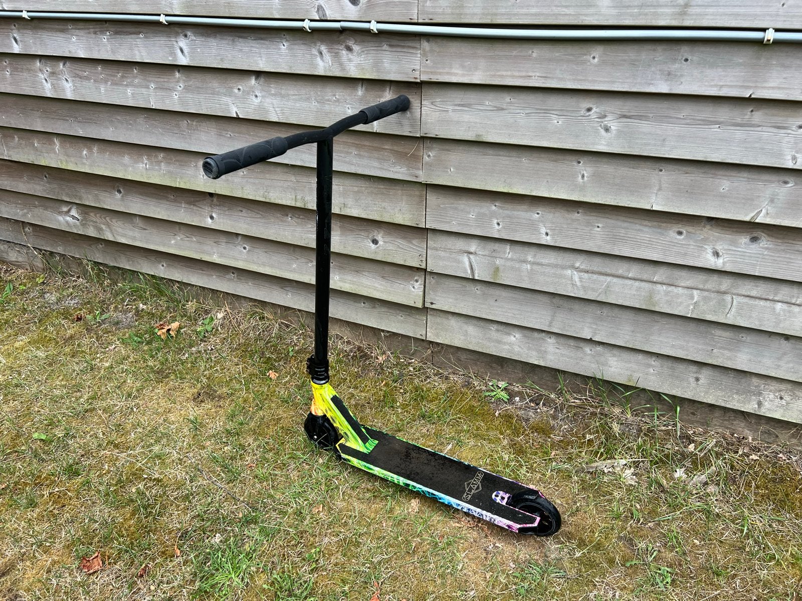 Slamm Stuntstep met kleurrijk deck, Ophalen, Gebruikt, Gewone step