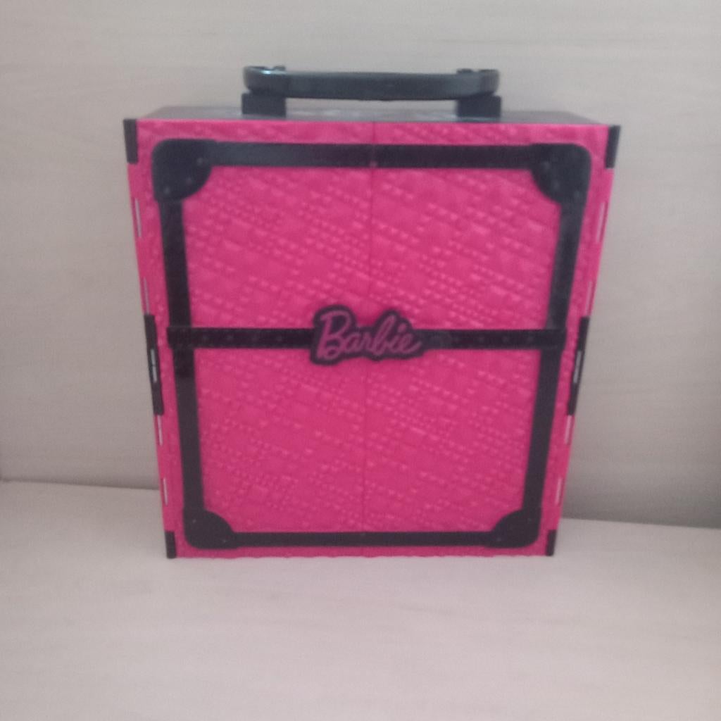 Barbie Kledingkast , eventueel met Kleding en Accessoires, Kinderen en Baby's, Speelgoed | Poppen, Gebruikt, Barbie, Ophalen of Verzenden