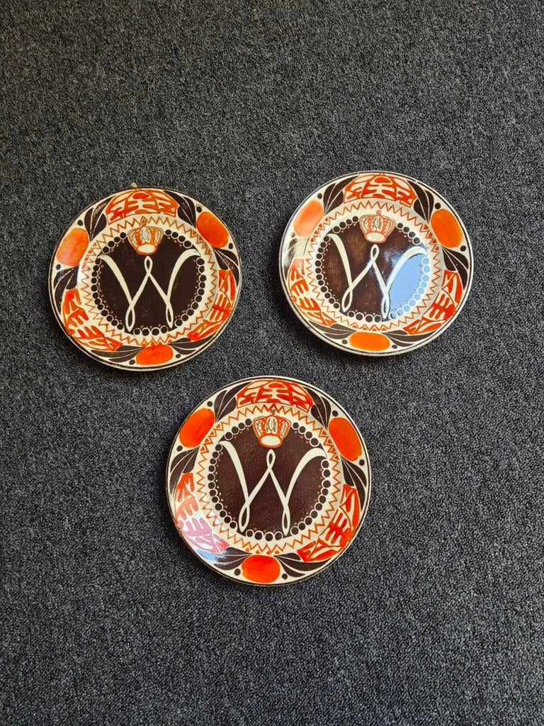 3x Herdenkingsbordjes Koningin Wilhelmina 1898, Antiek en Kunst, Ophalen of Verzenden