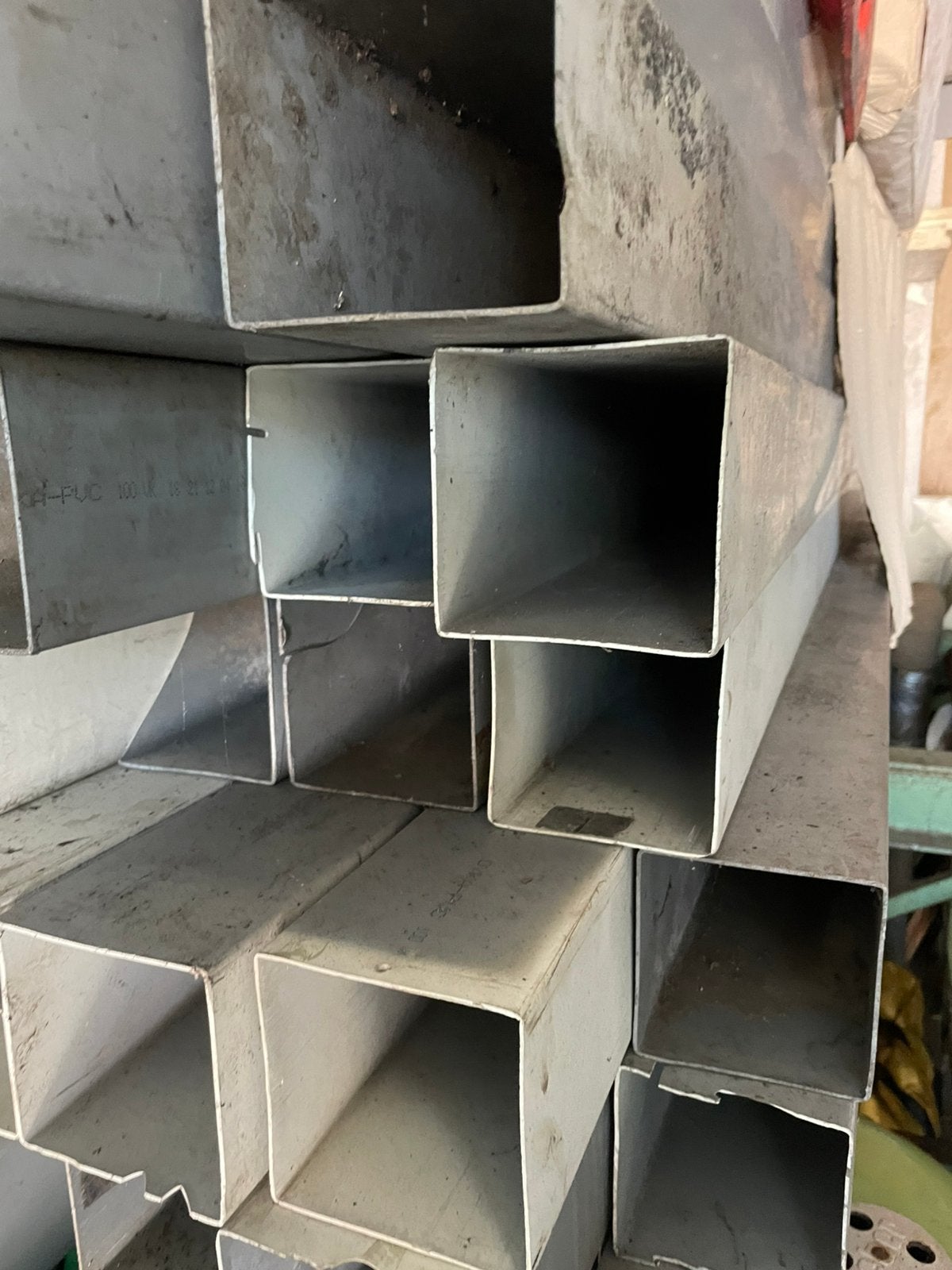 Pvc buizen vierkant  80 stuks, Ophalen, Zo goed als nieuw