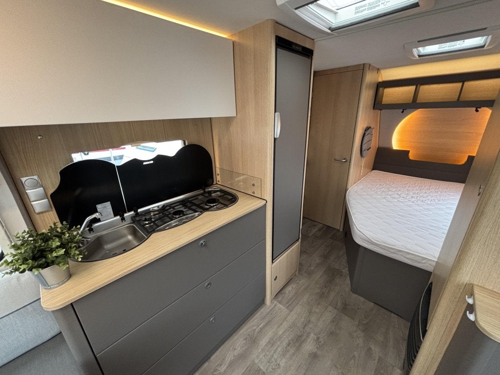 LMC Tandero 480D Luifel Mover Fietsenrek Vloerverwarming, Caravans en Kamperen, Rondzit, Bedrijf, Schokbreker, Overige typen