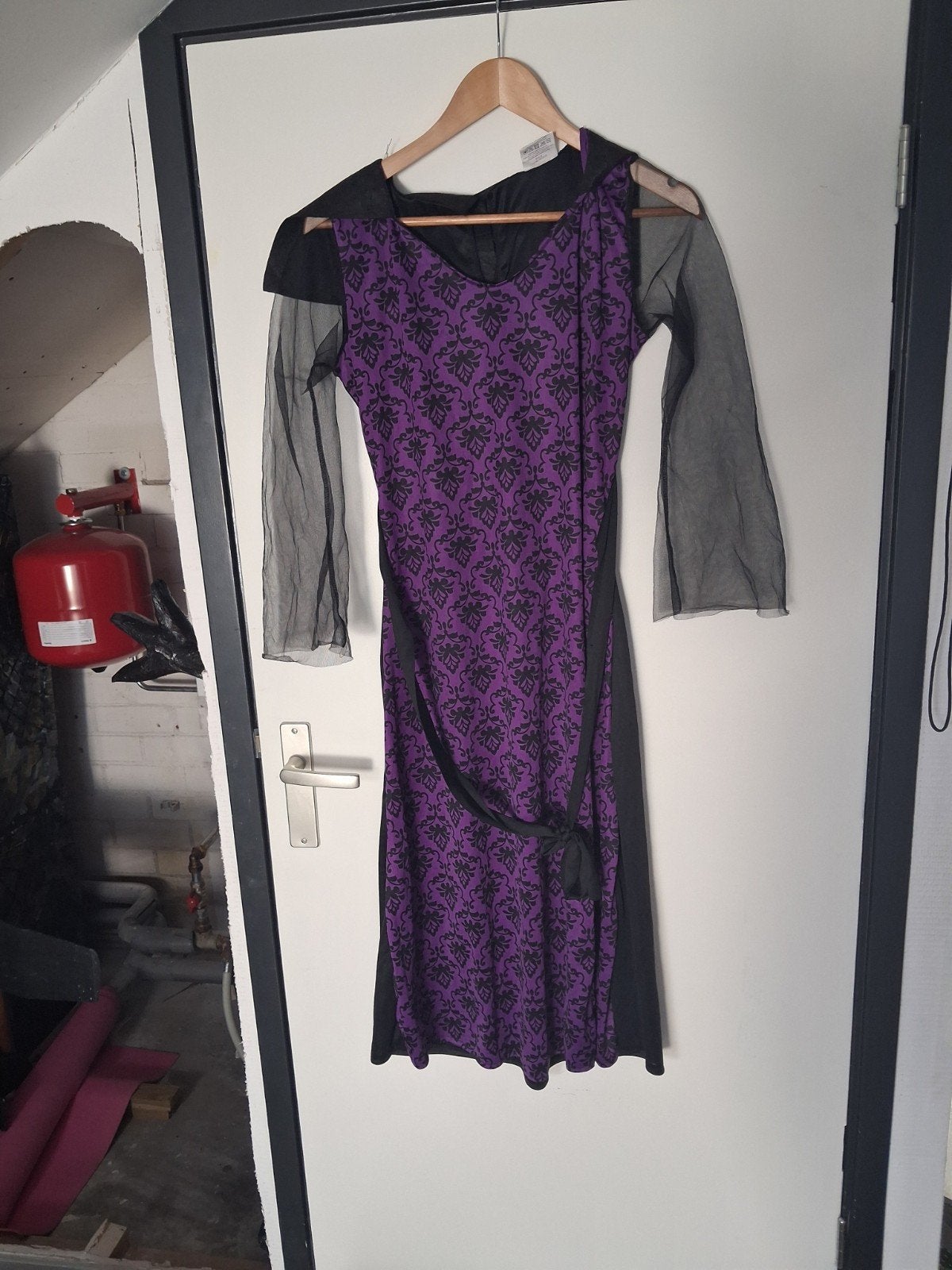 Paars met zwart kostuum maat M, Maat 38/40 (M), Carnaval, Ophalen of Verzenden, Kleding
