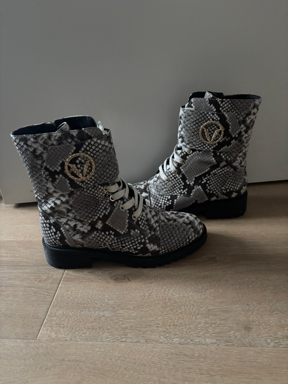 Josh v, Ophalen of Verzenden, Zo goed als nieuw, Sneakers of Gympen