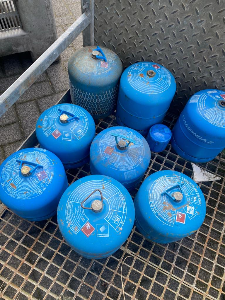 9 gasflessen, campinggas flessen., Ophalen, Gebruikt
