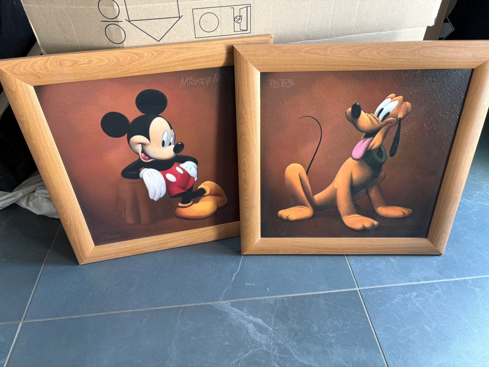 2 Disney Schilderijen (40x40cm) Mickey en Pluto, Ophalen, Mickey Mouse, Nieuw