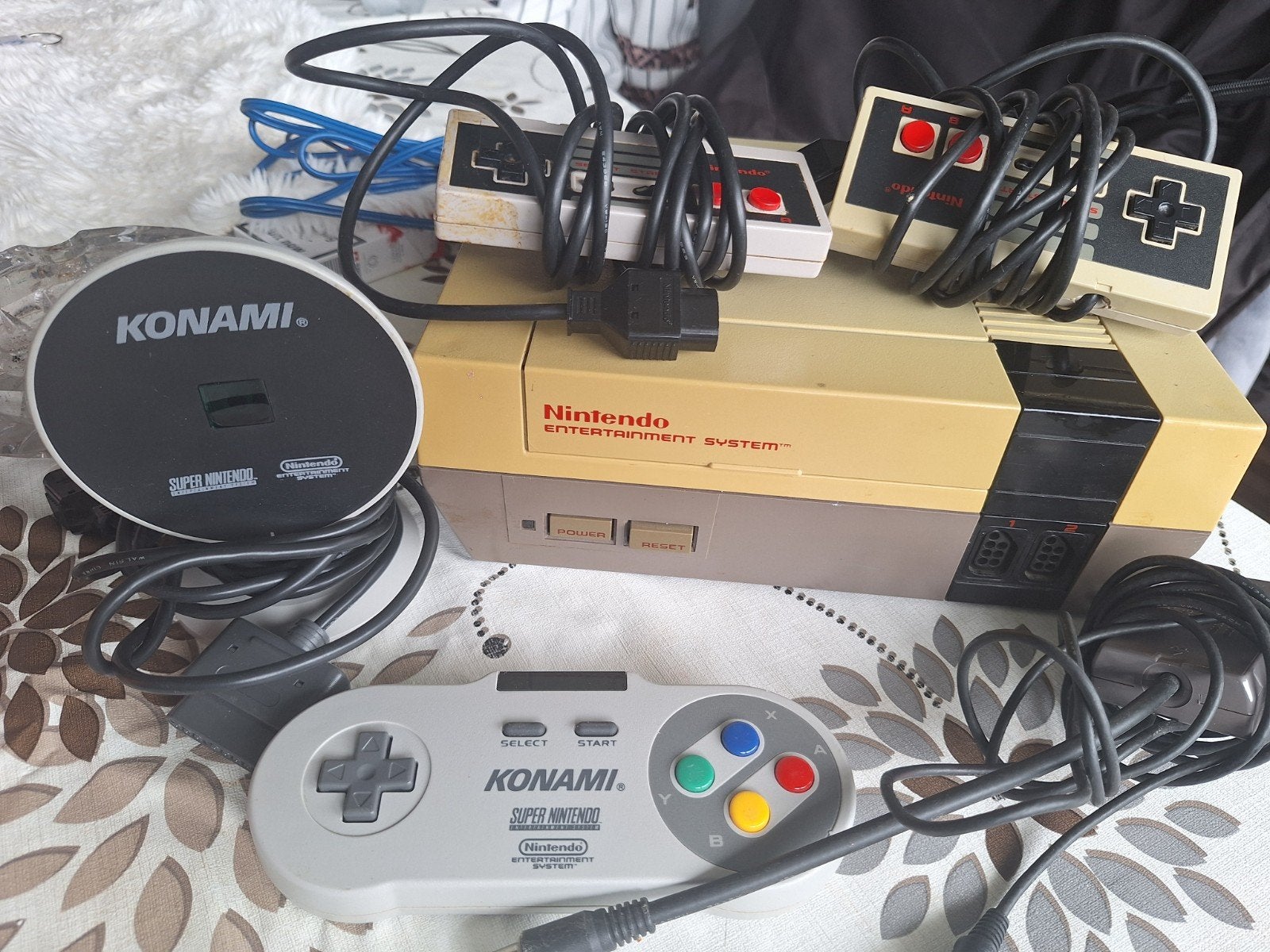 Nintendo Entertainment System (NES) met Super Mario Bros., Spelcomputers en Games, Ophalen, Gebruikt, Met 2 controllers, Met games