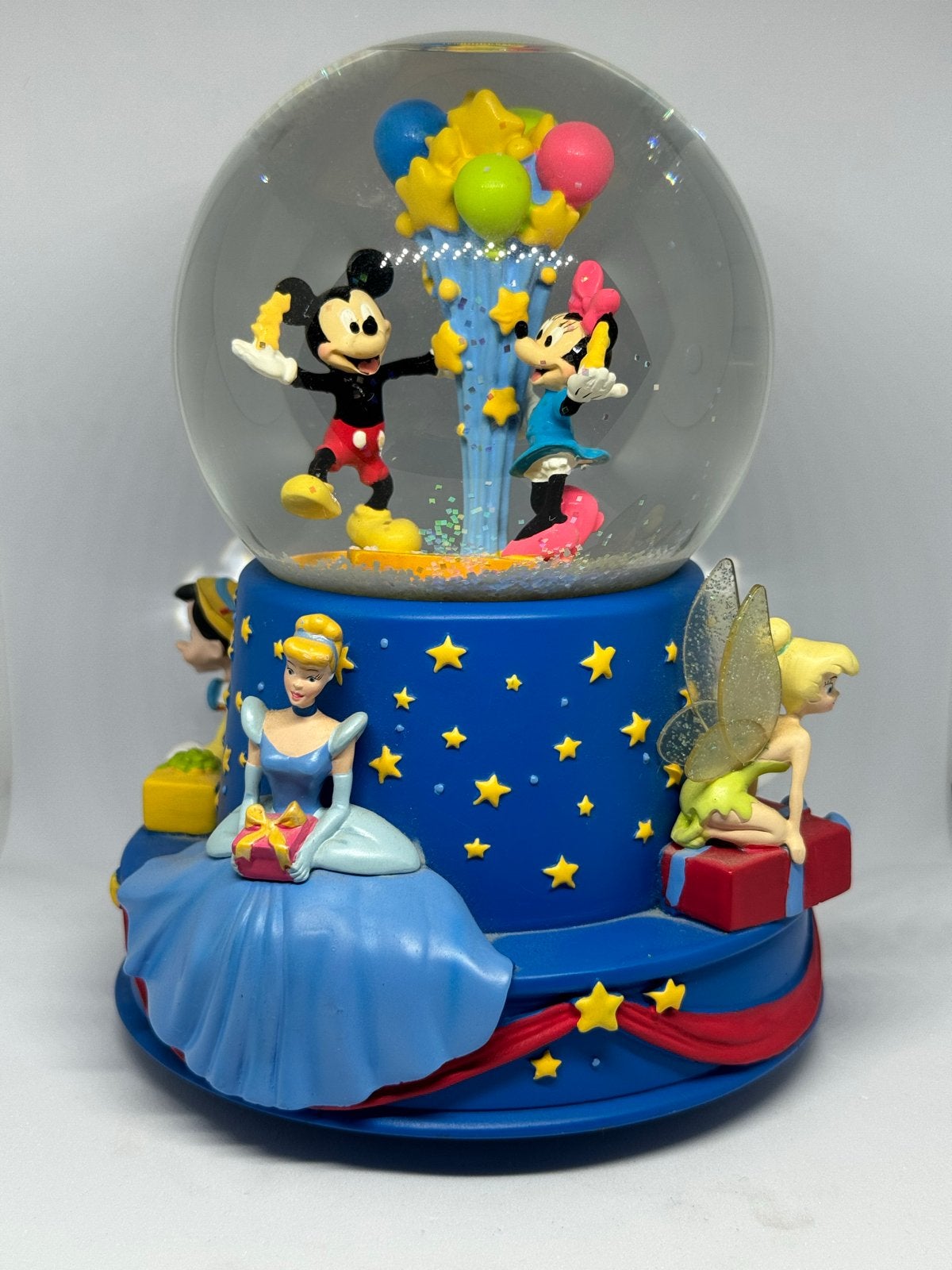 Disney Musical Birthday Water Globe Limited Edition, Verzamelen, Disney, Zo goed als nieuw, Beeldje of Figuurtje, Mickey Mouse