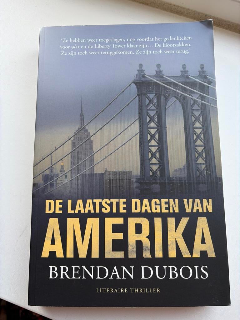 De Laatste Dagen van Amerika - Brendan DuBois, Ophalen of Verzenden, Gelezen, Amerika
