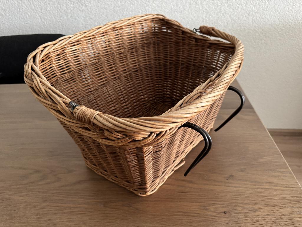 Rieten fietsmand met stuurhaken, Ophalen of Verzenden, Zo goed als nieuw, Fietsmand, Stuurbevestiging