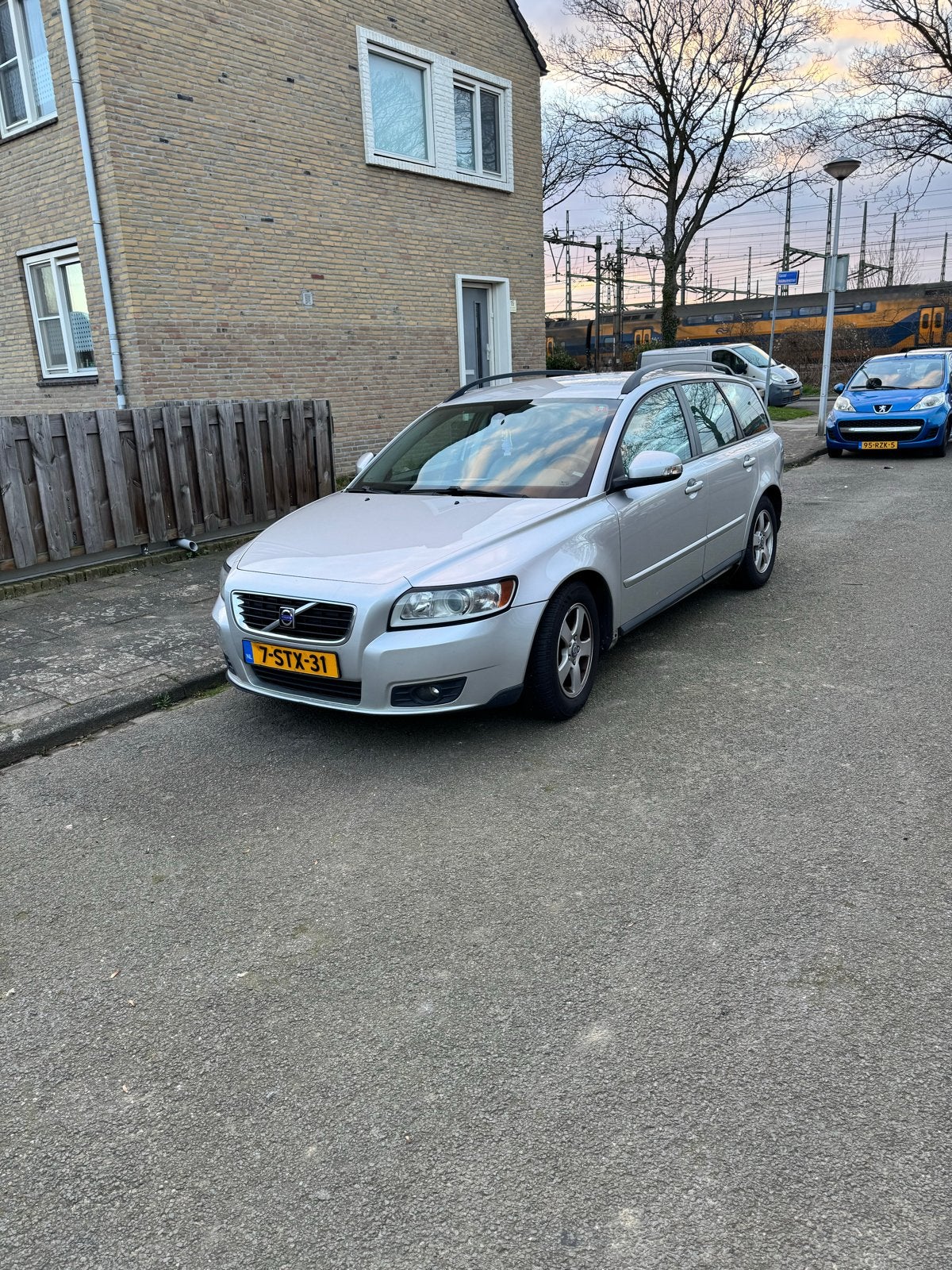 Volvo V50 1.6 D 2009 Grijs, Auto's, Voorwielaandrijving, 4 cilinders, Stationwagon, 1560 cc
