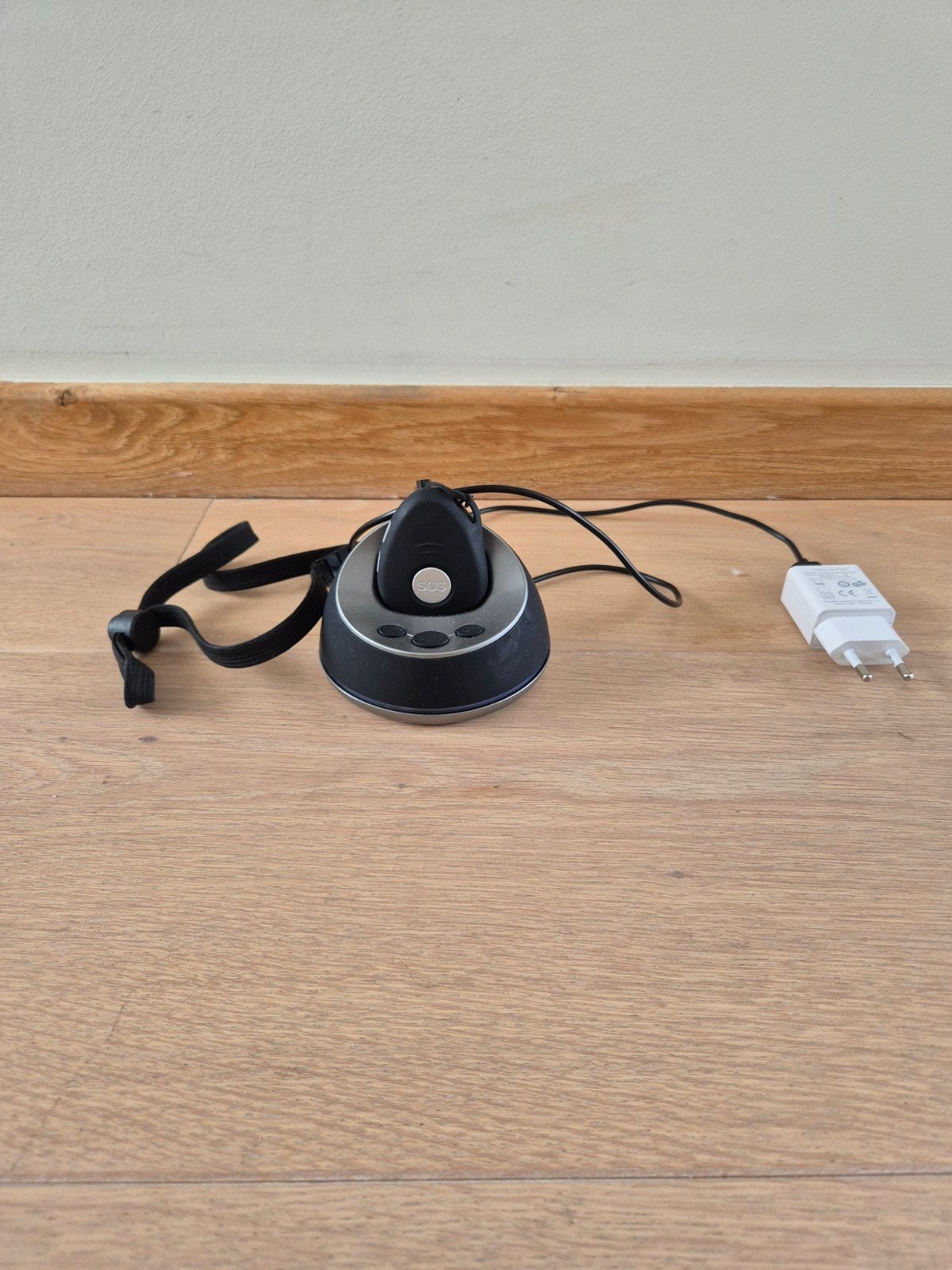 SOS Knop met Oplaadstation - Veiligheid voorop, Ophalen of Verzenden