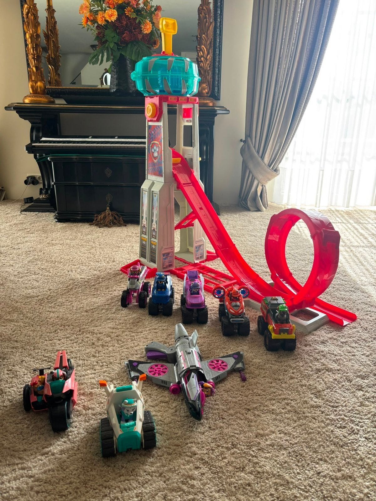 PAW Patrol Rescue Wheels Super Loop Tower HQ + 8 Voertuigen!, Ophalen, Zo goed als nieuw