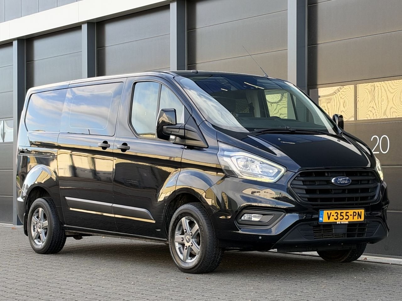 Ford Transit Custom 2.0 TDCI DC 6-PERS Camera EURO-6, Euro 6, Zwart, Bedrijf, Ford