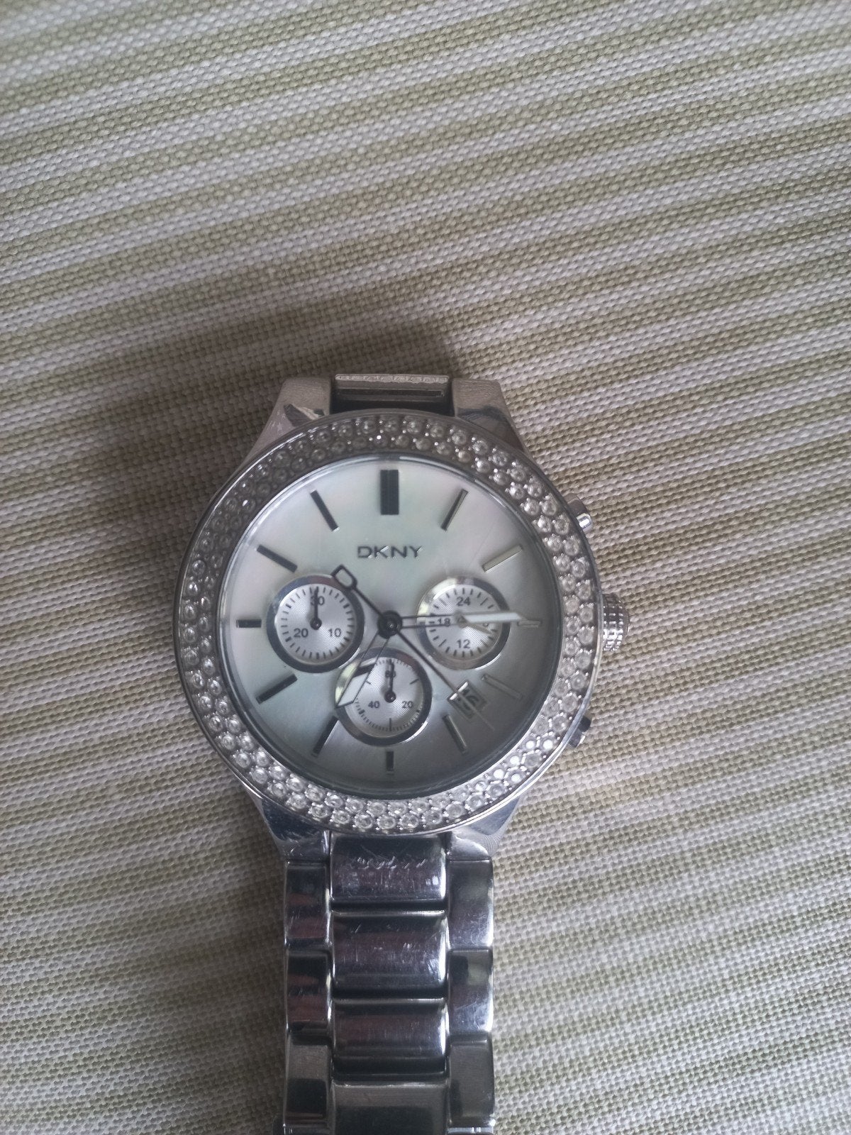 DKNY Dameshorloge met Strass en Stalen Band, Sieraden, Tassen en Uiterlijk, Horloges | Dames, Staal, Gebruikt, DKNY, Ophalen of Verzenden
