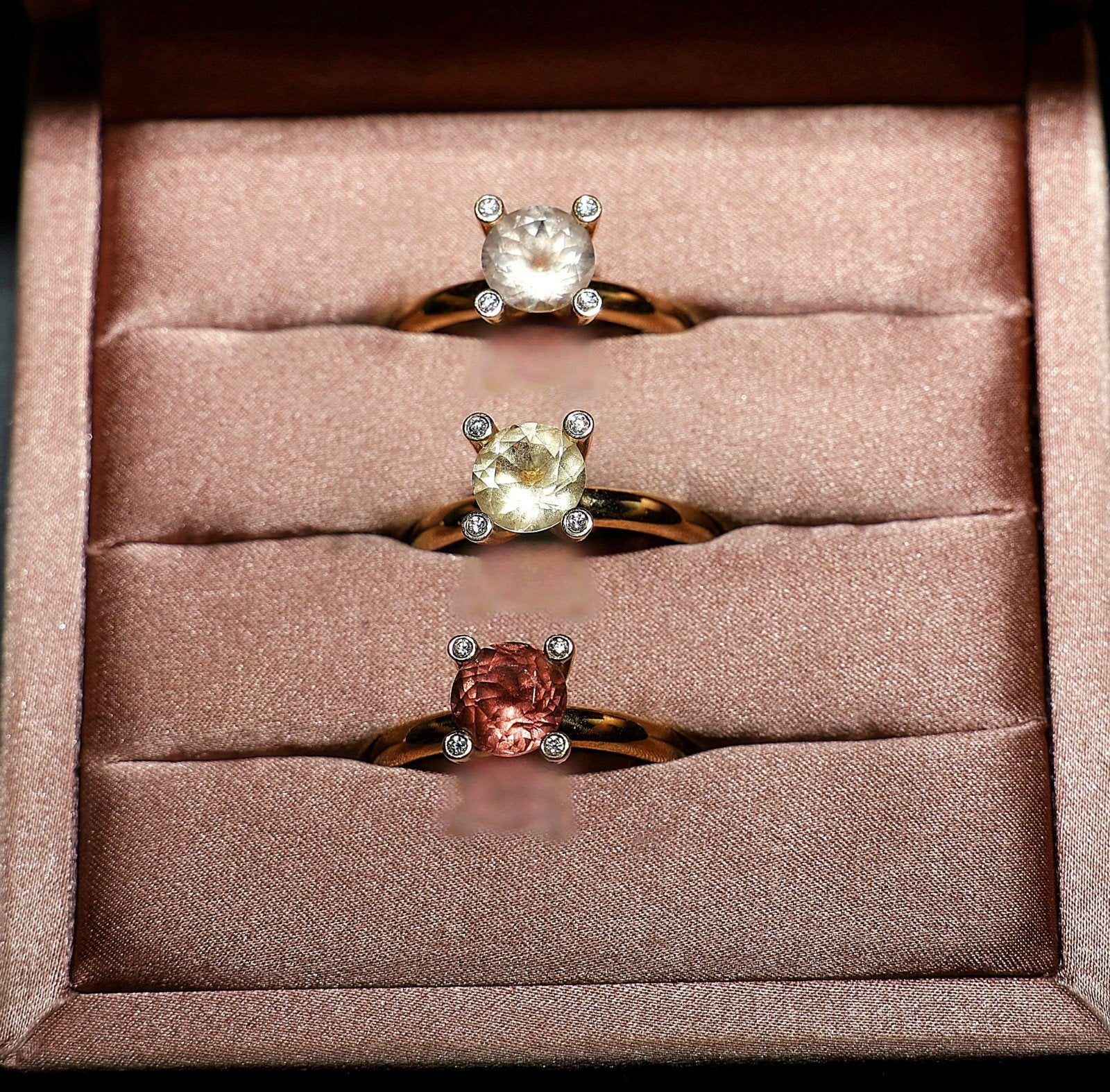 Bron fine dutch jewelry, Ophalen, Zo goed als nieuw, Goud, Goud