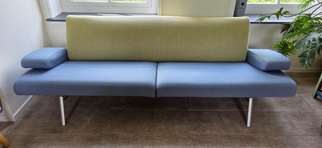 Moderne Harvink armslag 3 zitsbank met stoffen bekleding, Huis en Inrichting, Banken | Sofa's en Chaises Longues, Modern, Eigentijds