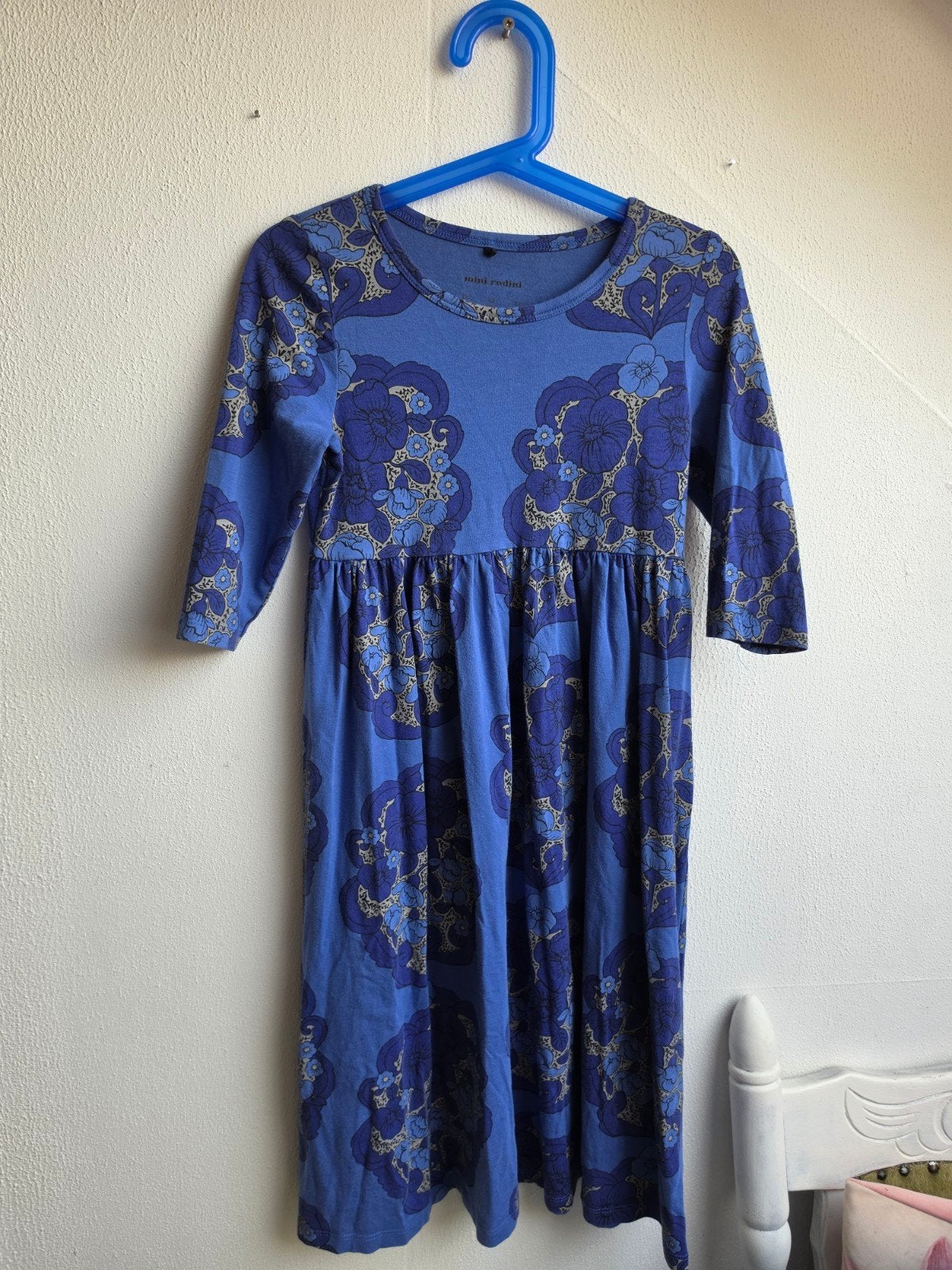 Mini Rodini jurk blauw met bloemenprint, maat 116/122, Ophalen of Verzenden, Zo goed als nieuw, Mini Rodini, Meisje