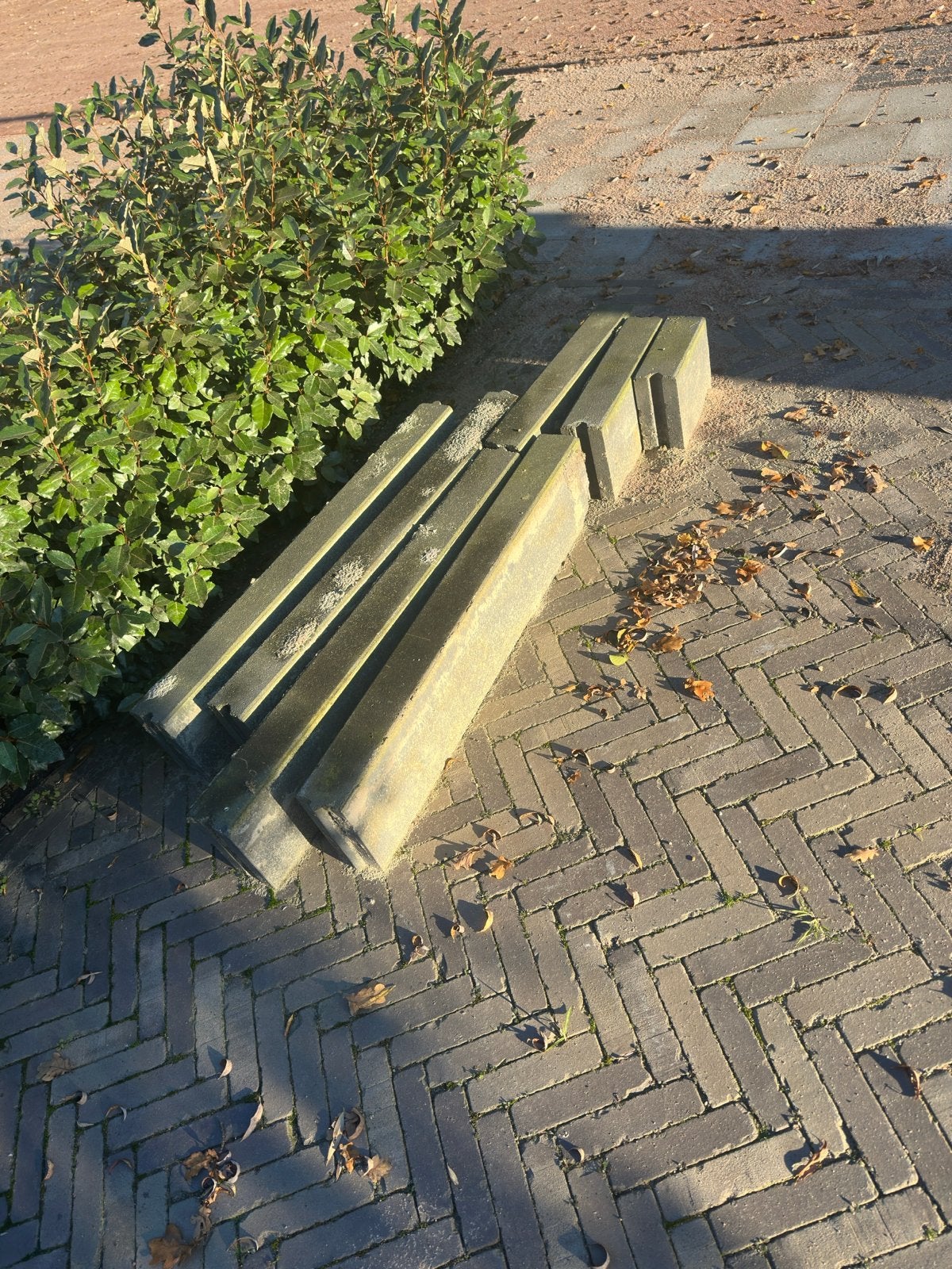 Betonnen antraciet opsluitbanden voor tuin of oprit, Ophalen, Gebruikt, Overige typen, Minder dan 5 m²