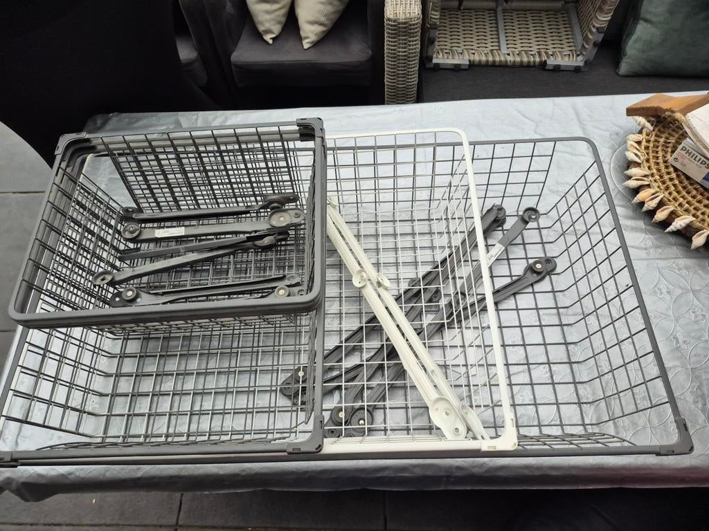 3x ikea komplement draadmanden inclusief geleiders, Ophalen