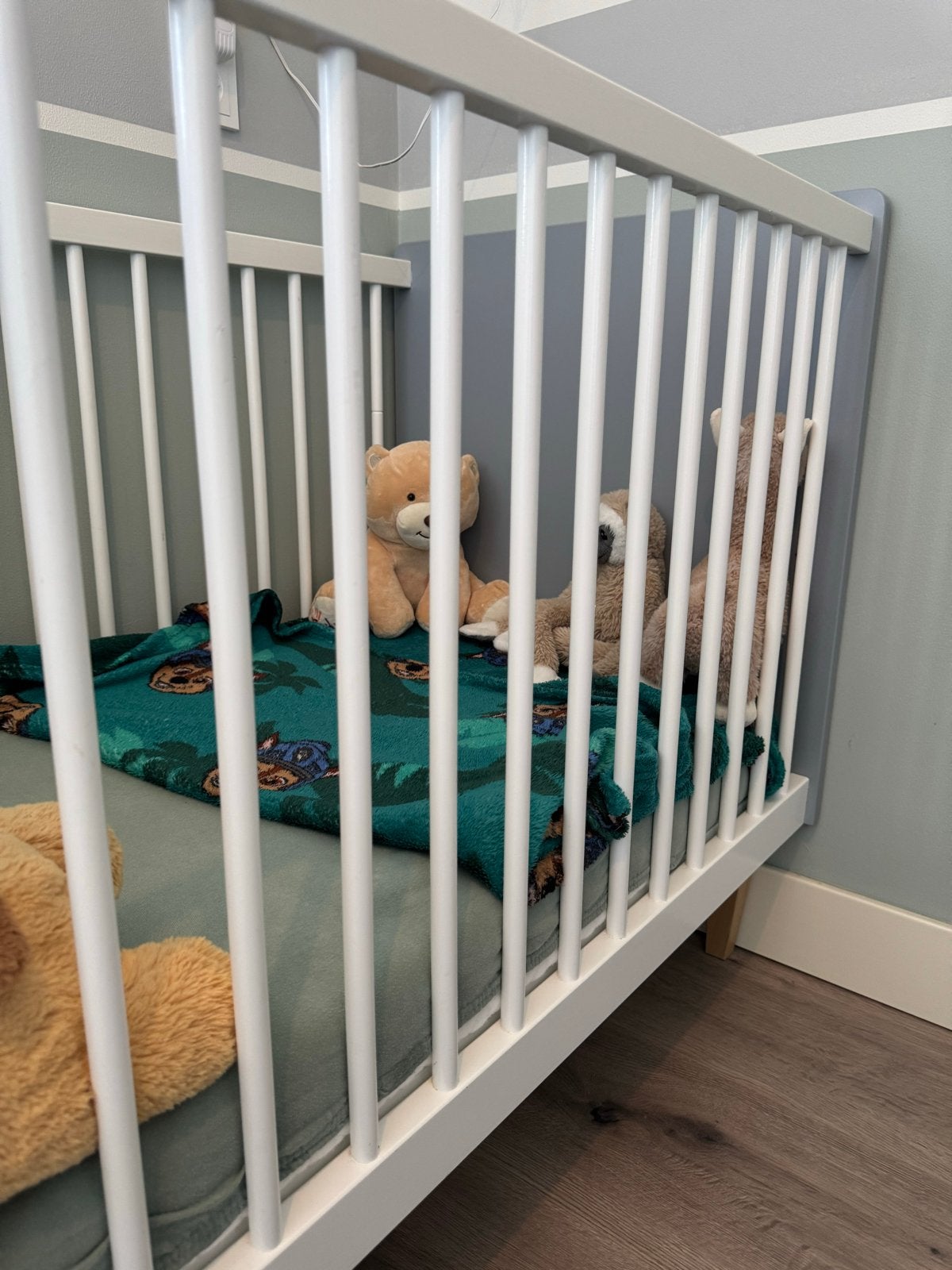 Foto 8 van Babykamer set: Ledikant en Commode (Zo goed als nieuw)