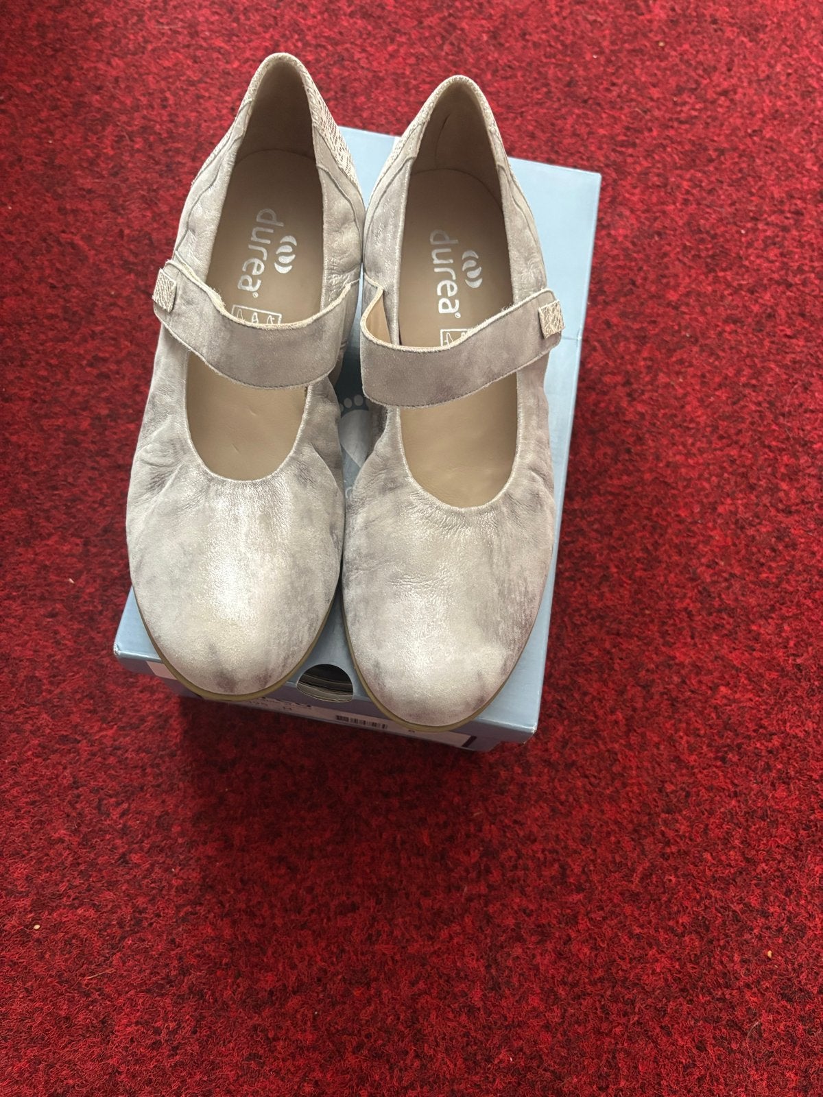 Durea 42 H pump, Nieuw met prijskaartje!, Kleding | Dames, Ophalen of Verzenden, Nieuw, Grijs, Pumps