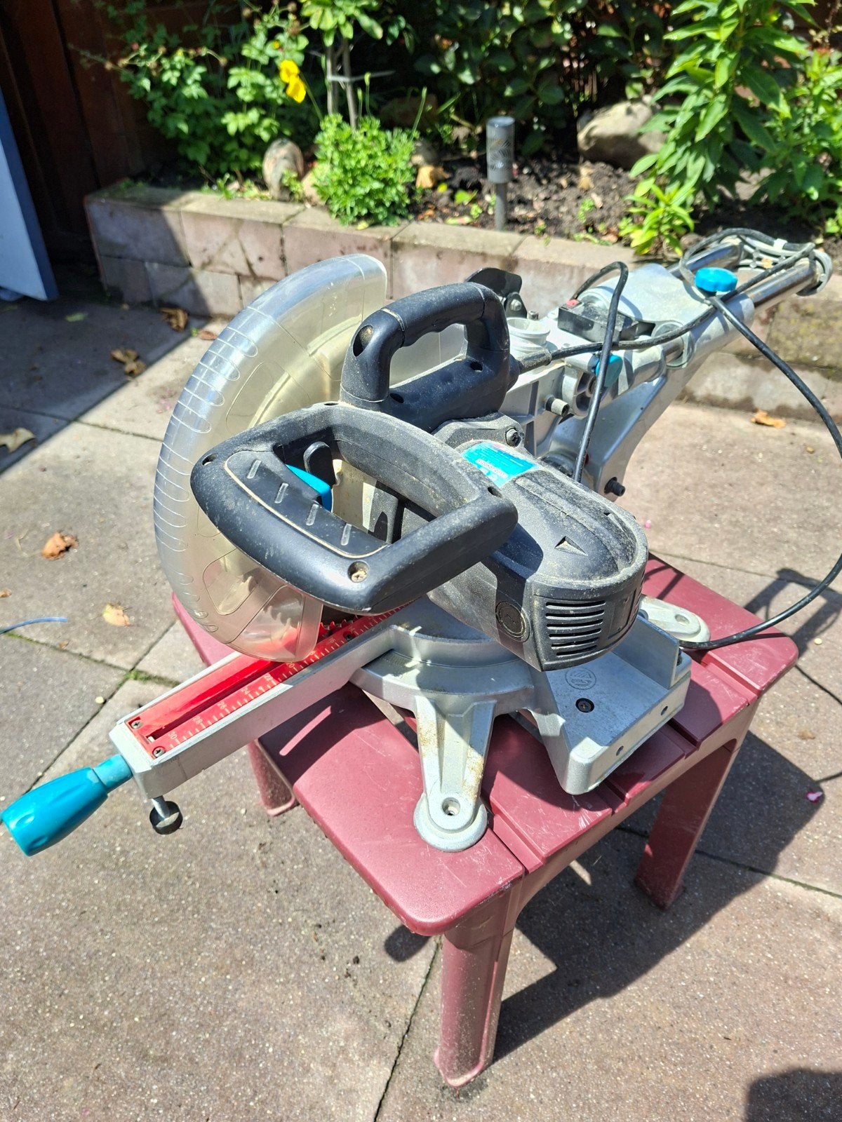 Ferrex Afkortzaag - Krachtige Zaag voor Diverse Klussen, Gebruikt, Ferrex, 70 mm of meer, 600 tot 1200 watt