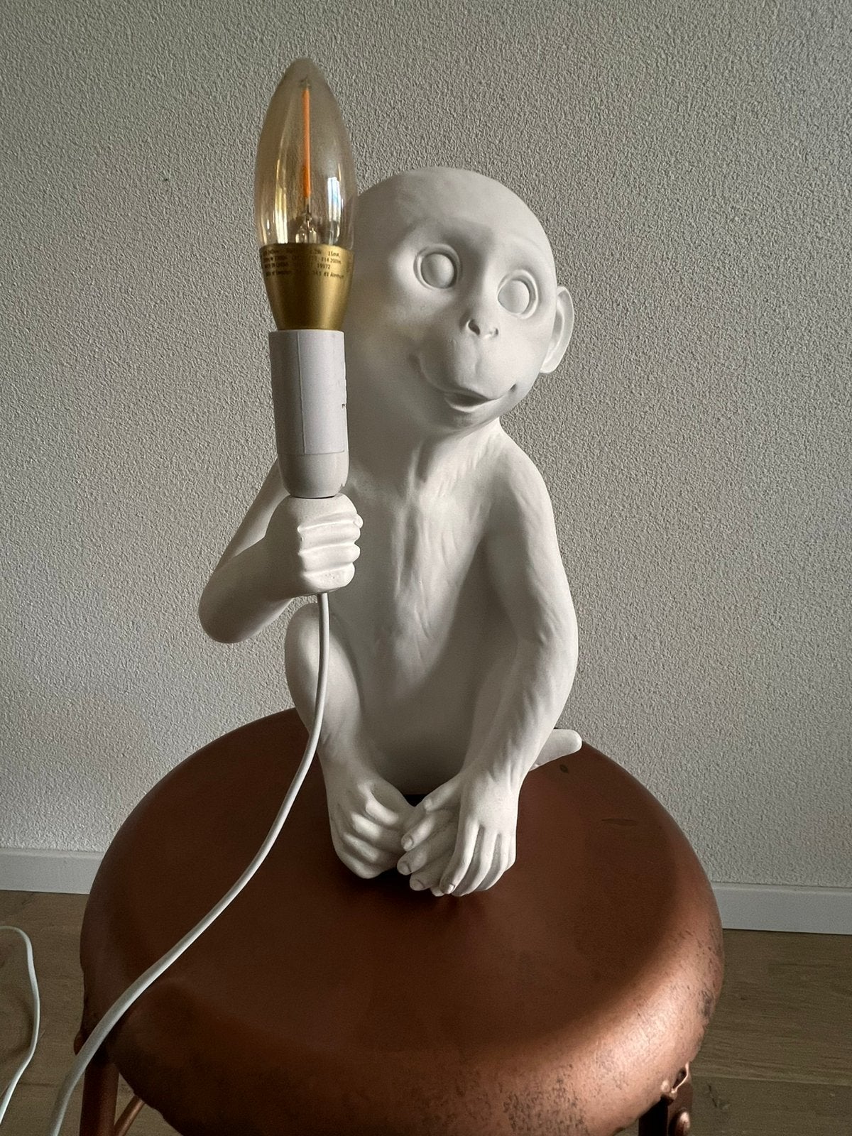 Zittende aap lamp wit Xenos - Luxe zware kwaliteit, Huis en Inrichting, Wit, Ophalen of Verzenden, Zo goed als nieuw, Keramiek
