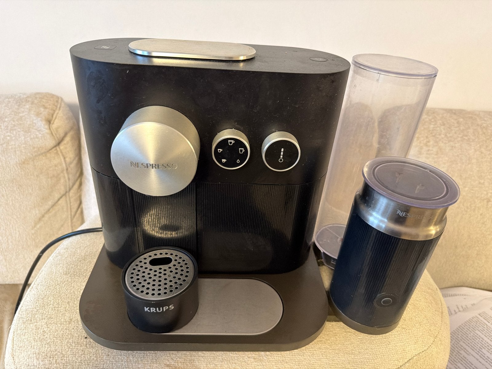 Nespresso Krups XN601 Koffiemachine met Melkopschuimer, Ophalen, Espresso apparaat, 1 kopje, Niet werkend