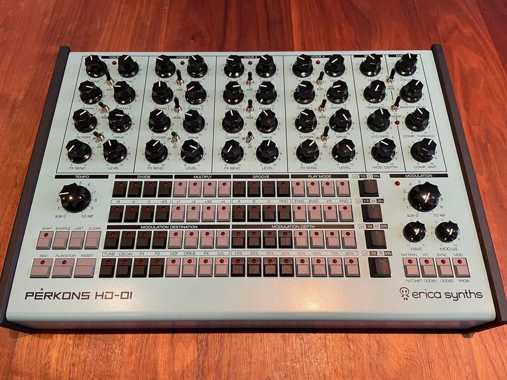 Perkons HD-01 Erica Synths Drum machine incl decksaver, Muziek en Instrumenten, Synthesizers, Ophalen of Verzenden, Zo goed als nieuw