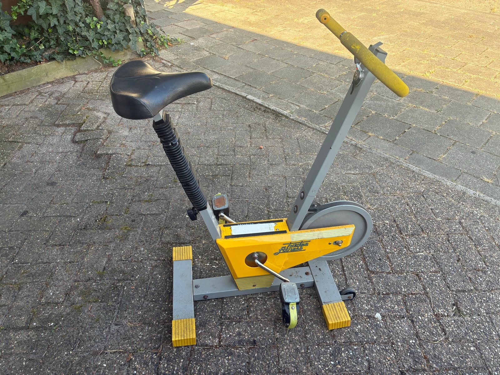 Hometrainer - Fitnessapparaat voor thuis, Ophalen, Gebruikt, Metaal, Benen