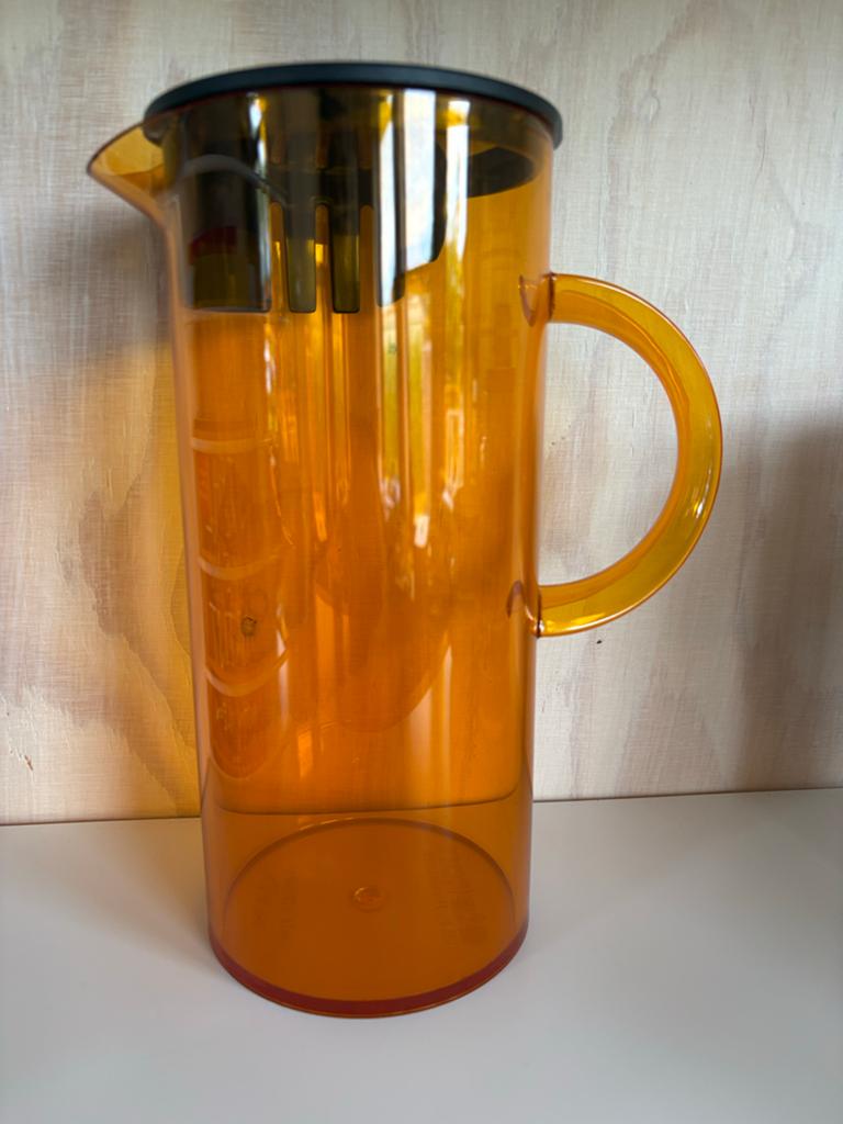 Stelton Waterkan/karaf oranje met deksel EM77, Kunststof, Ophalen of Verzenden, Overige merken, Oranje