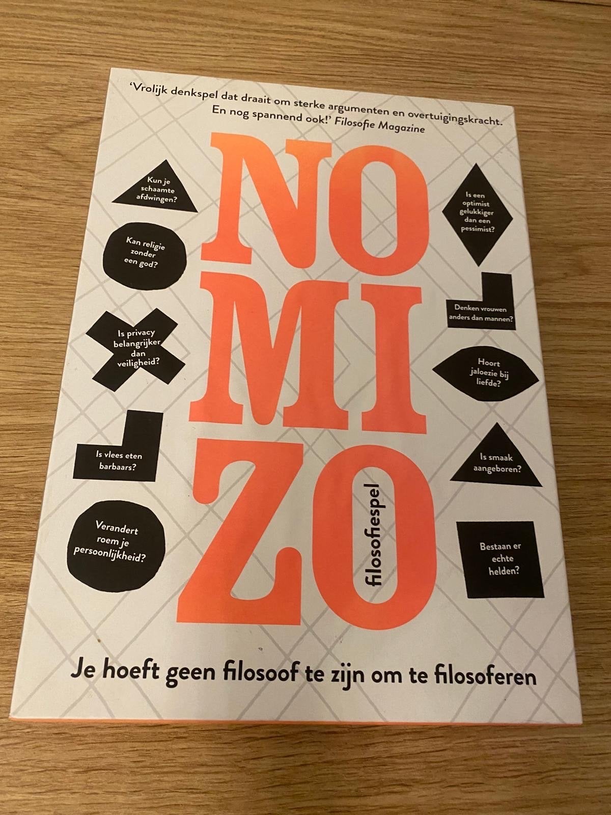 NOMIZO Filosofiespel - Debatteer en filosofeer!, Drie of vier spelers, Ophalen of Verzenden, Zo goed als nieuw