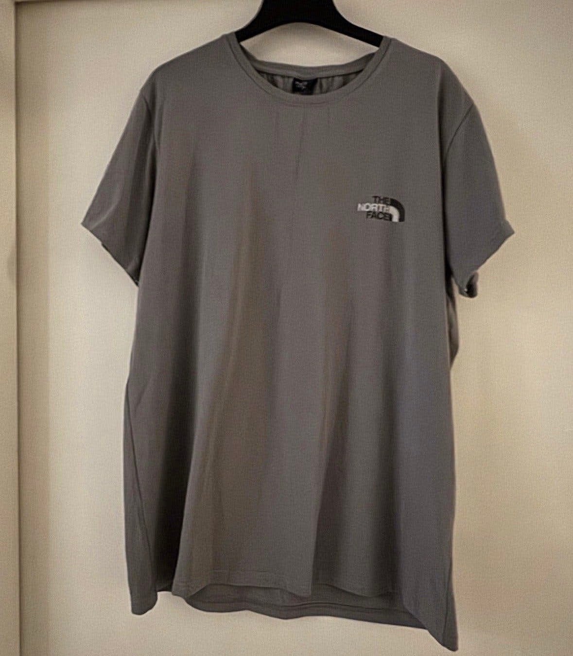 Nieuw The North Face T-shirt Grijs Maat L, Verzenden, Nieuw, Maat 52/54 (L), Grijs