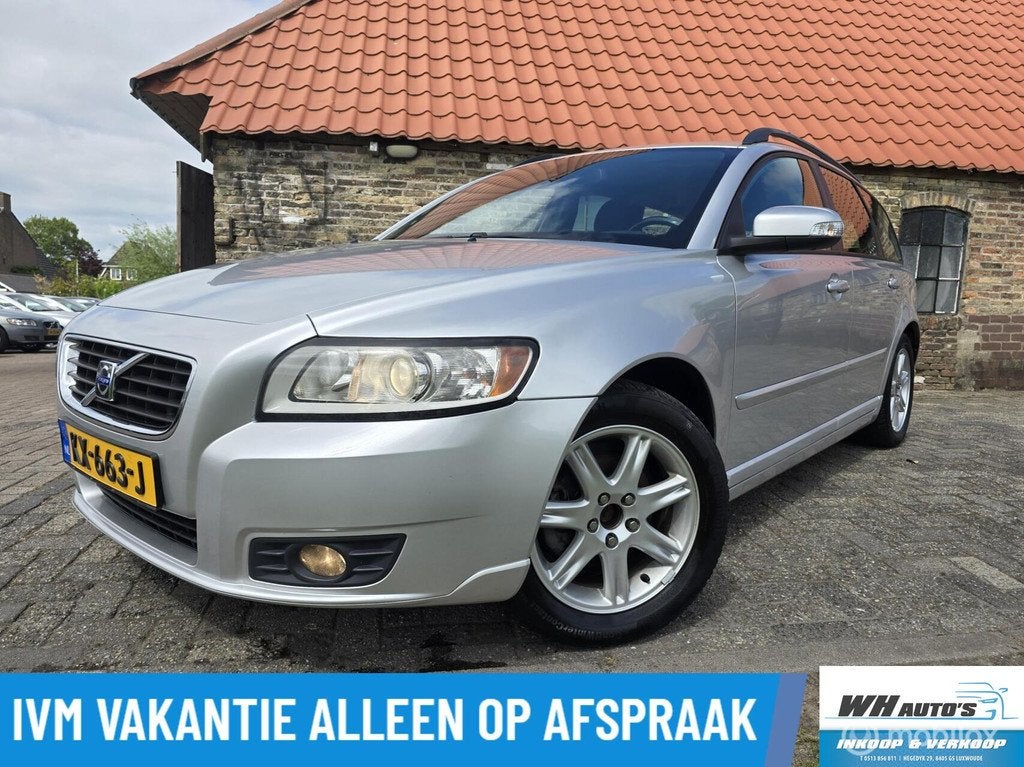 Volvo V50 1.8F Summum nette auto!, Auto's, Volvo, Voorwielaandrijving, 1272 kg, 125 pk, Gebruikt