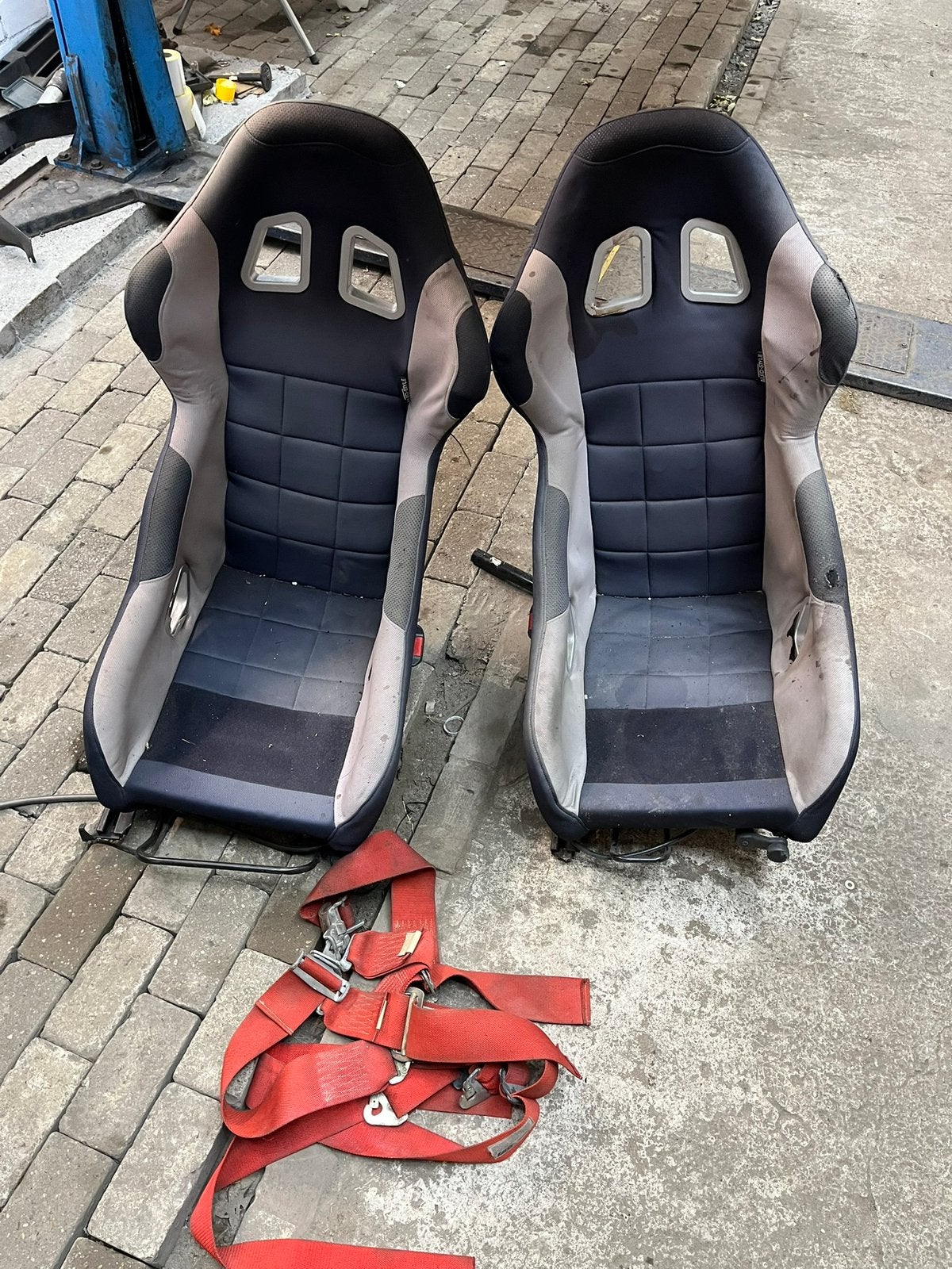 Kuipstoelen Beschadigd, Ophalen, Gebruikt