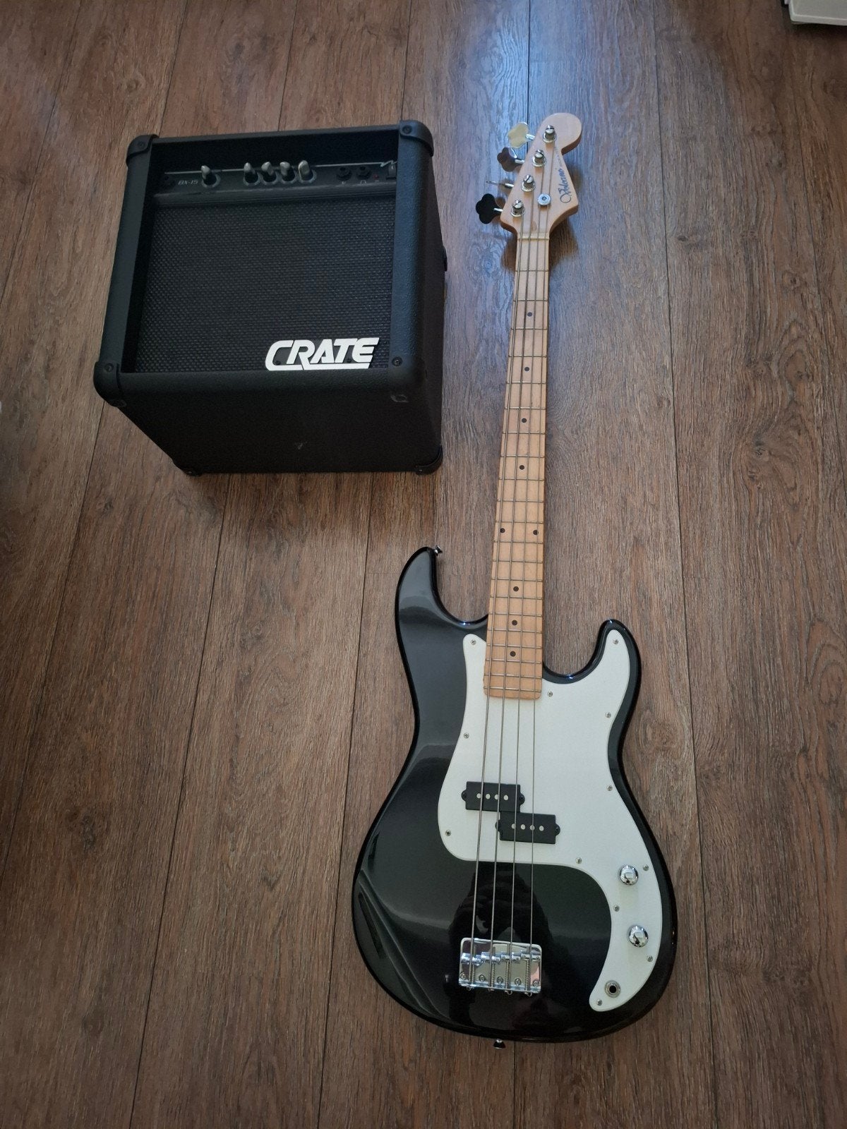 Volcano Rock-a-teer P-Bass set met Crate versterker, Ophalen, Zo goed als nieuw, Elektrisch