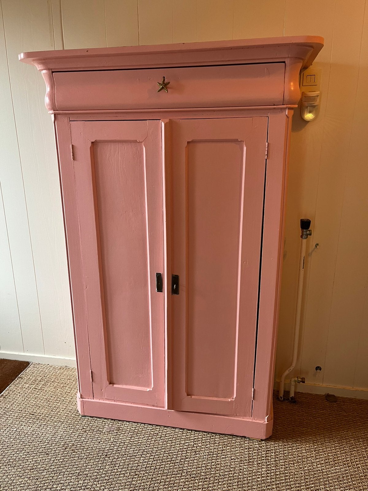 Mooie brocante roze linnenkast, Ophalen