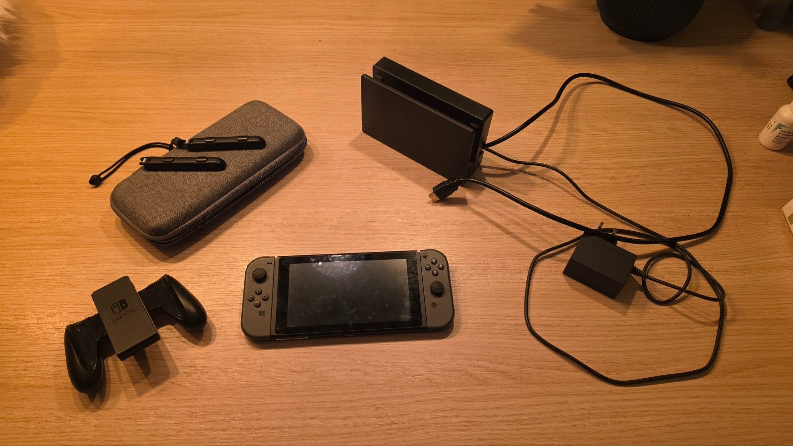 Nintendo Switch (3 jaar oud, weinig gebruikt) + 1-2-Switch, Met games, Met 2 controllers, Ophalen of Verzenden, Zo goed als nieuw