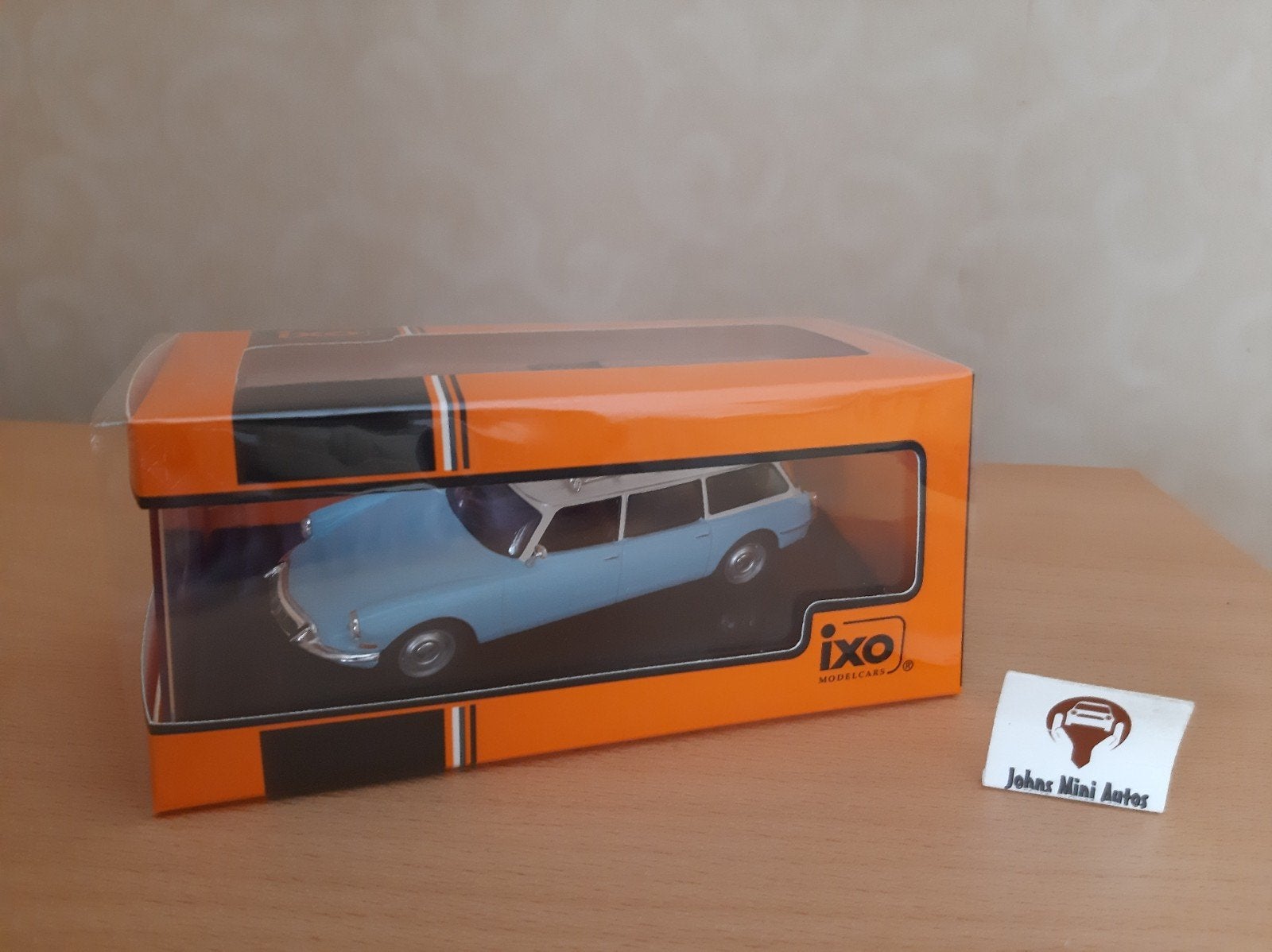 Citroën ID19 Break 1960 lichtblauw/wit dak van IXO 1:43, Hobby en Vrije tijd, Modelauto's | 1:43, Overige merken, Auto, IXO, Nieuw