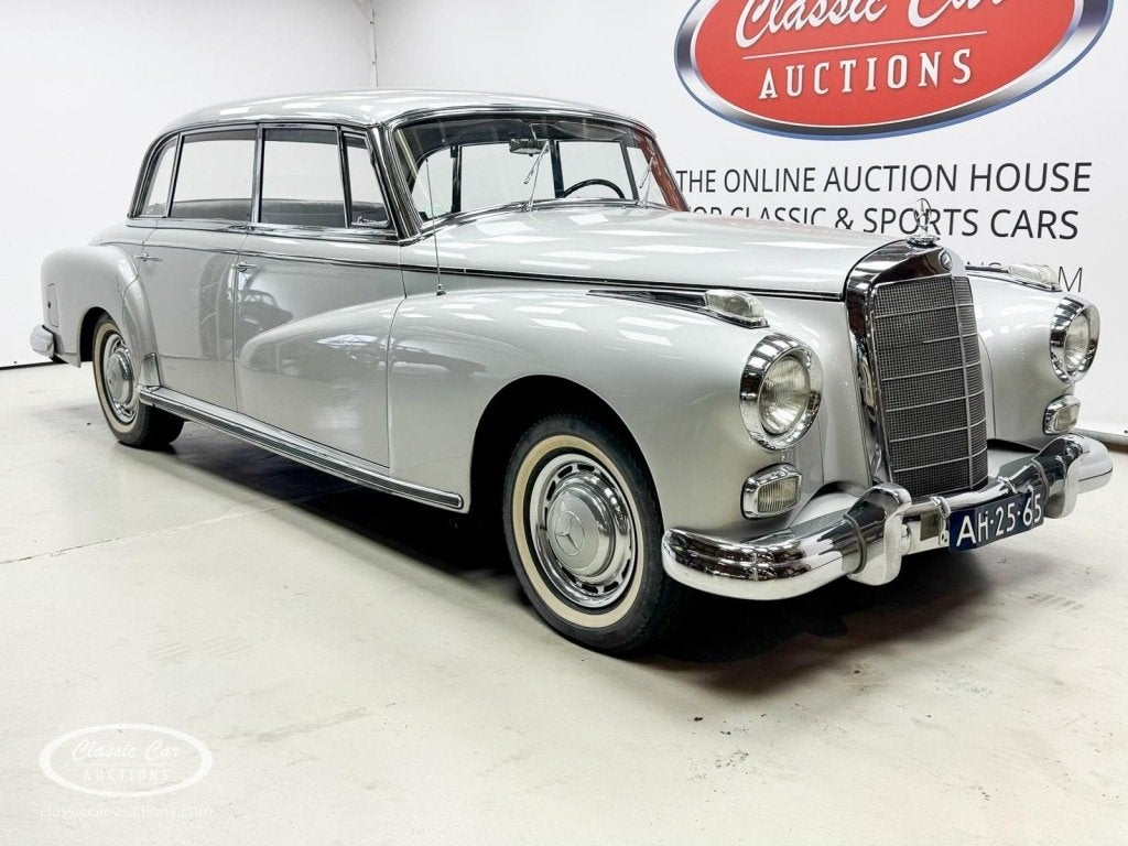 Mercedes-benz 300 Dora - 55410 Miles - ONLINE AUCTION, Auto's, Oldtimers, Automaat, Mercedes-Benz, Bedrijf, Sedan