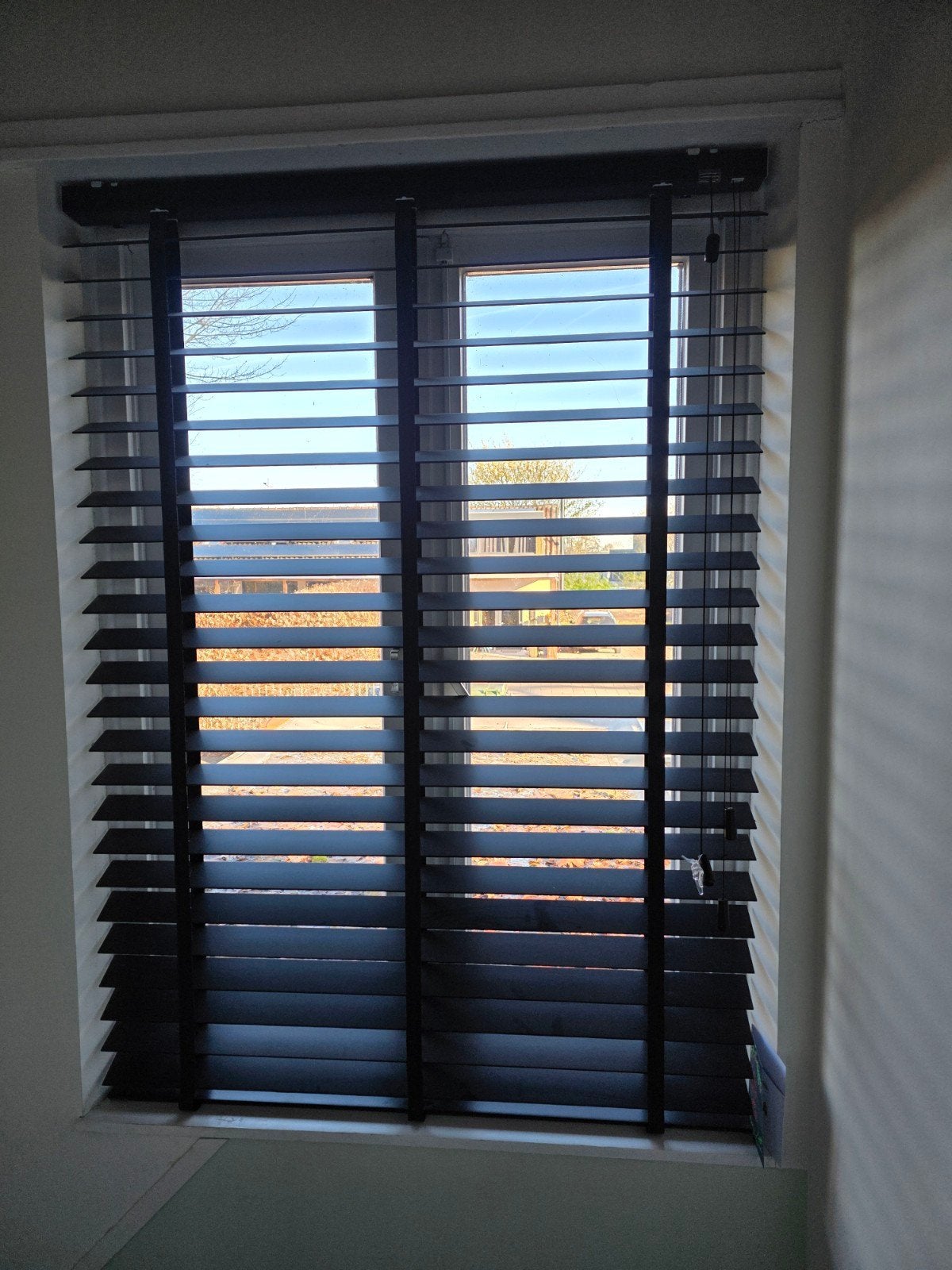 Twee houten luxaflexen, zwart, Huis en Inrichting, Ophalen of Verzenden