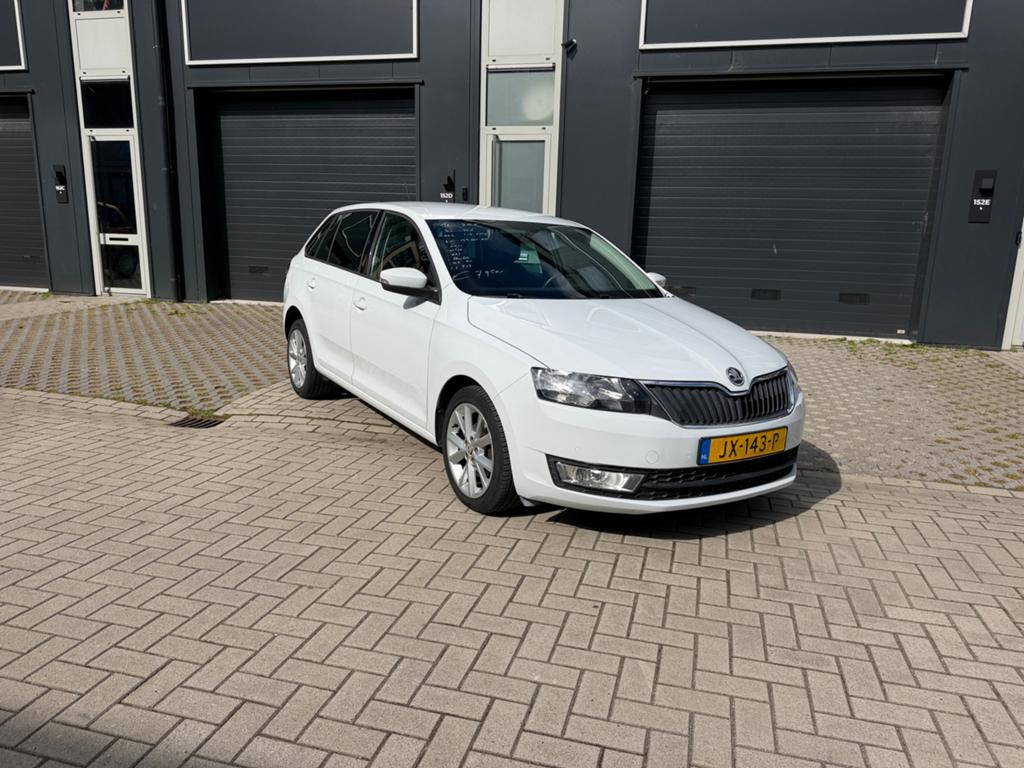 Skoda Rapid 1.2 TSI 66KW Spaceback 2016 Wit km 135.000 nap, Zwart, Origineel Nederlands, Bedrijf, Handgeschakeld