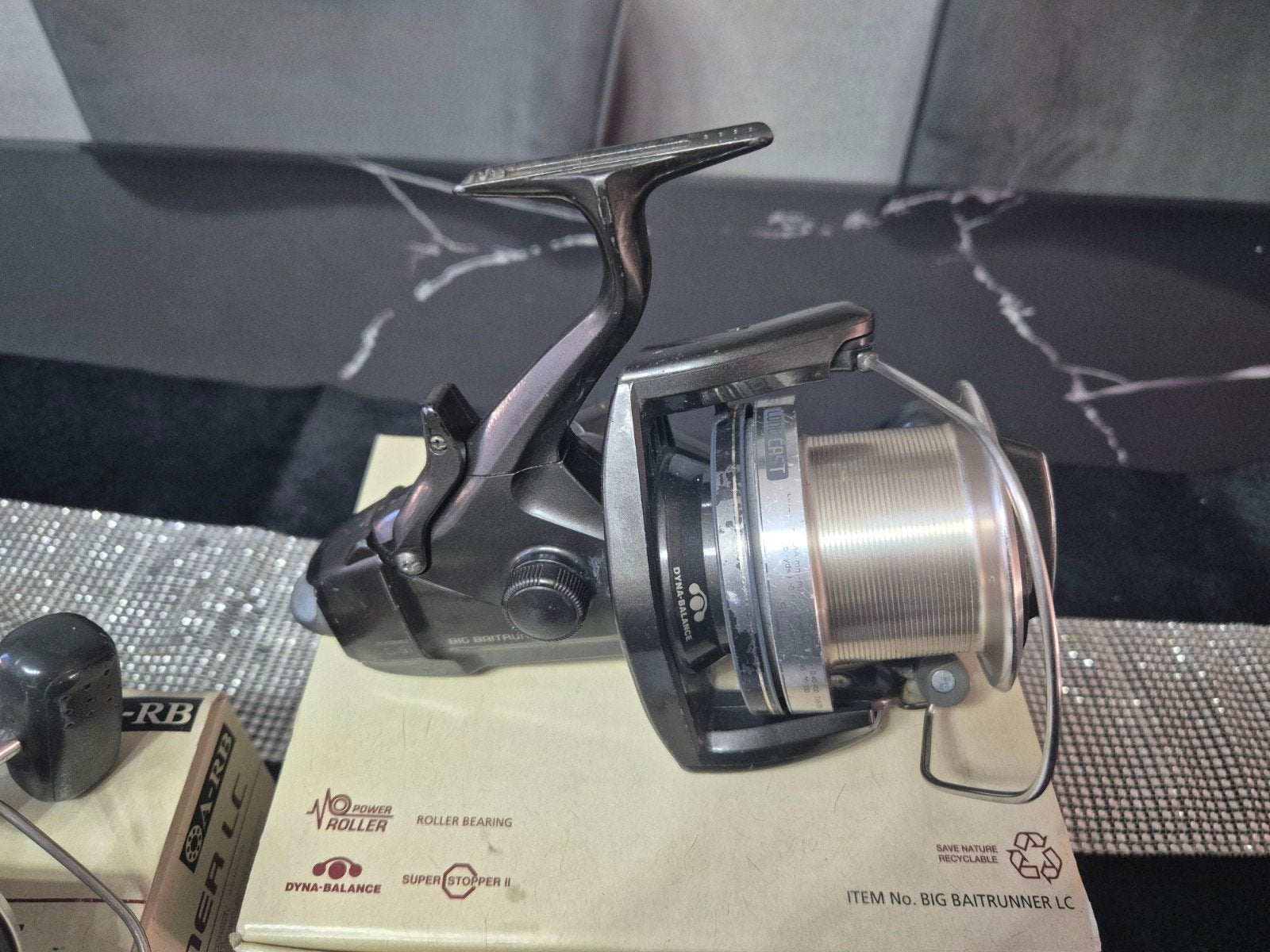 3x Shimano Big Baitrunner LC Molens, Ophalen, Zo goed als nieuw, Molen