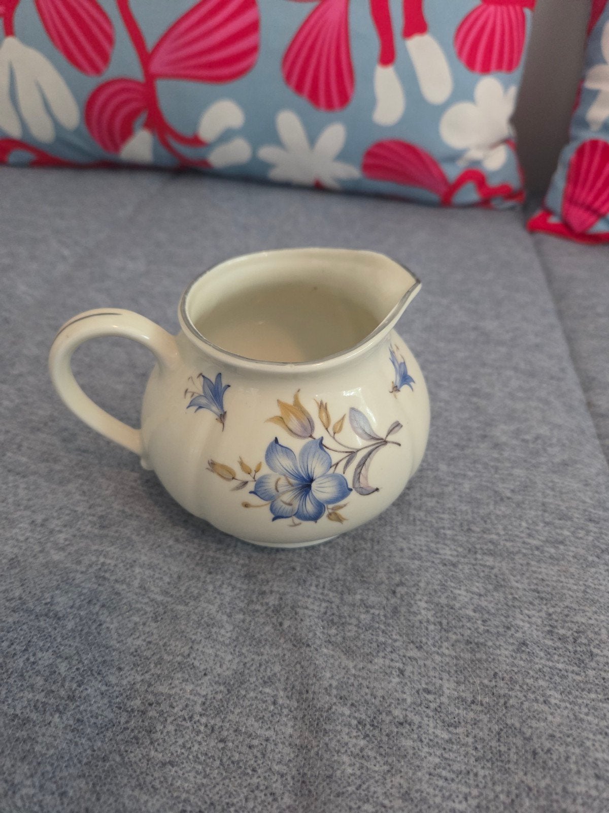 Antiek Mosa Maastricht melkkannetje met bloemmotief, Ophalen of Verzenden