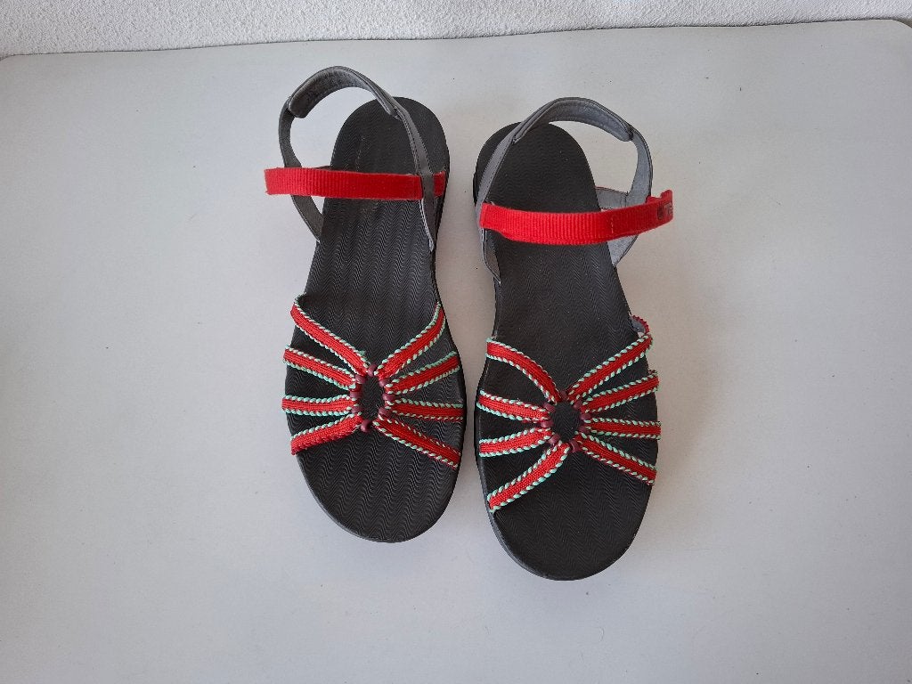 Teva Kayenta maat 39  / W`s 8  / rode sandalen  / ZGAN, Verzenden, Sandalen of Muiltjes, Zo goed als nieuw, Teva